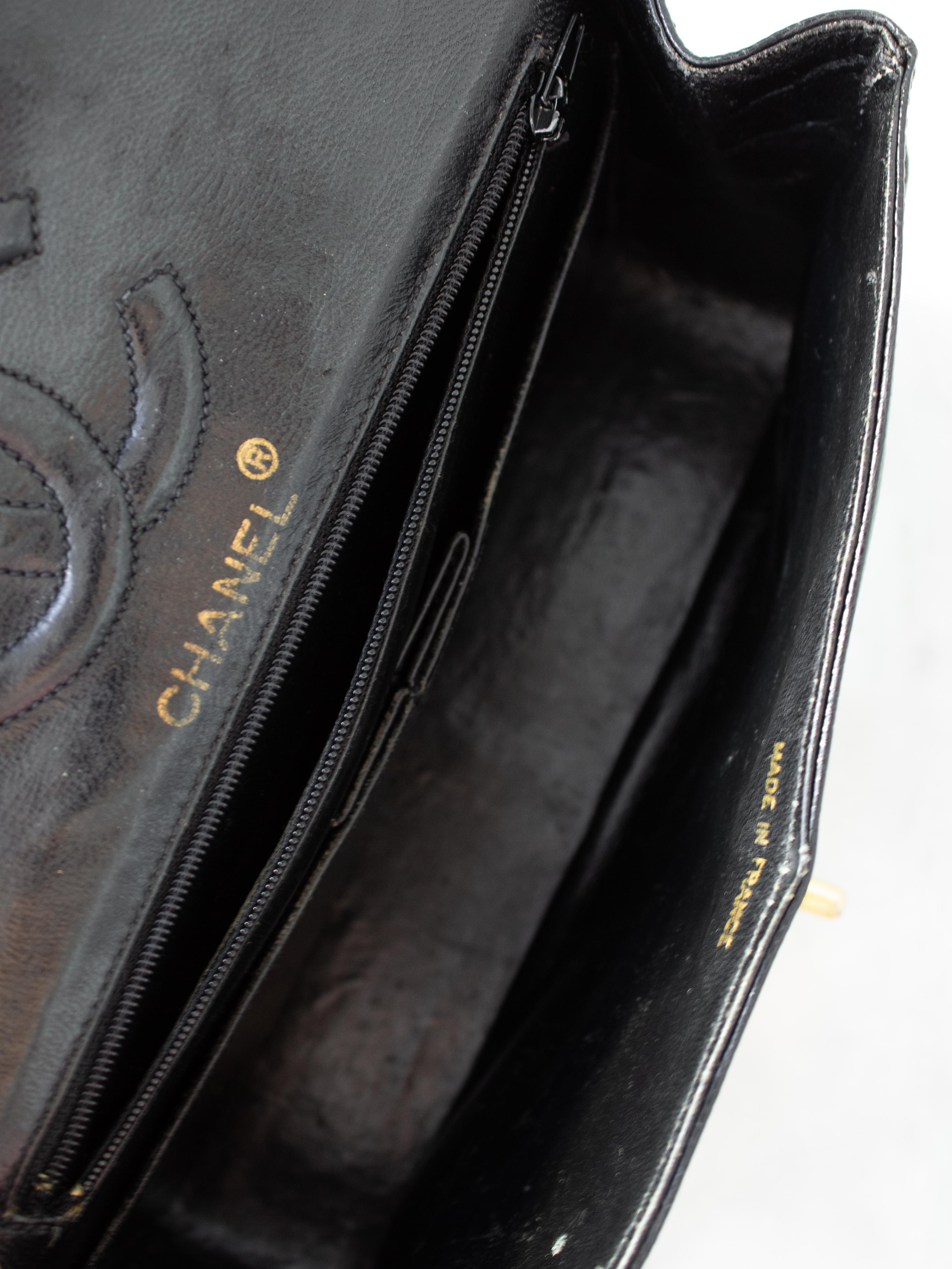Chanel Vintage Small Classic Flap Exotic Lizard Leather 24K Gold CC Black Bag en vente 16