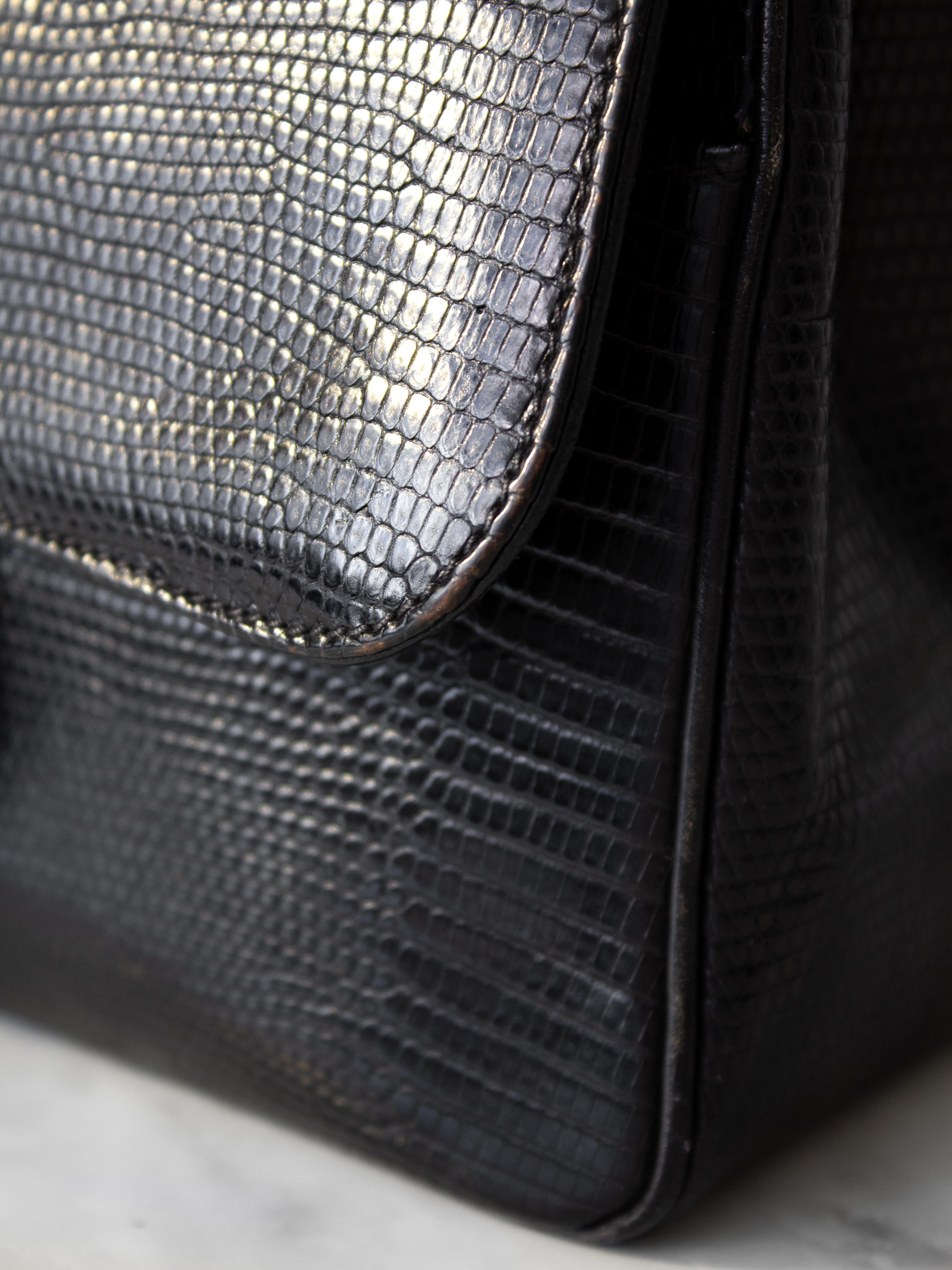 Chanel Vintage Small Classic Flap Exotic Lizard Leather 24K Gold CC Black Bag en vente 4