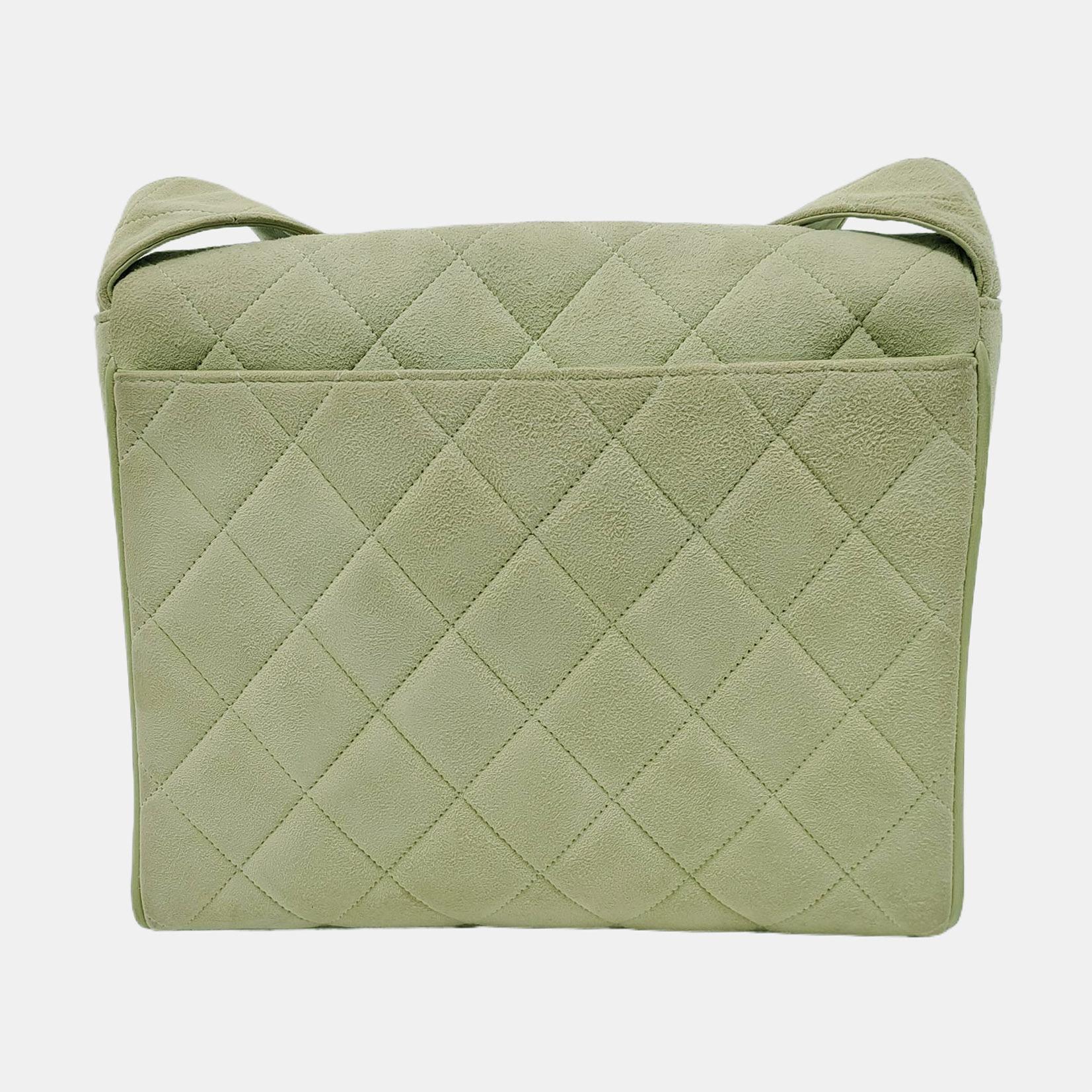 Chanel Vintage Small Flap Crossbody Bag Green Suede Leather, 1991-1994 For Sale 1