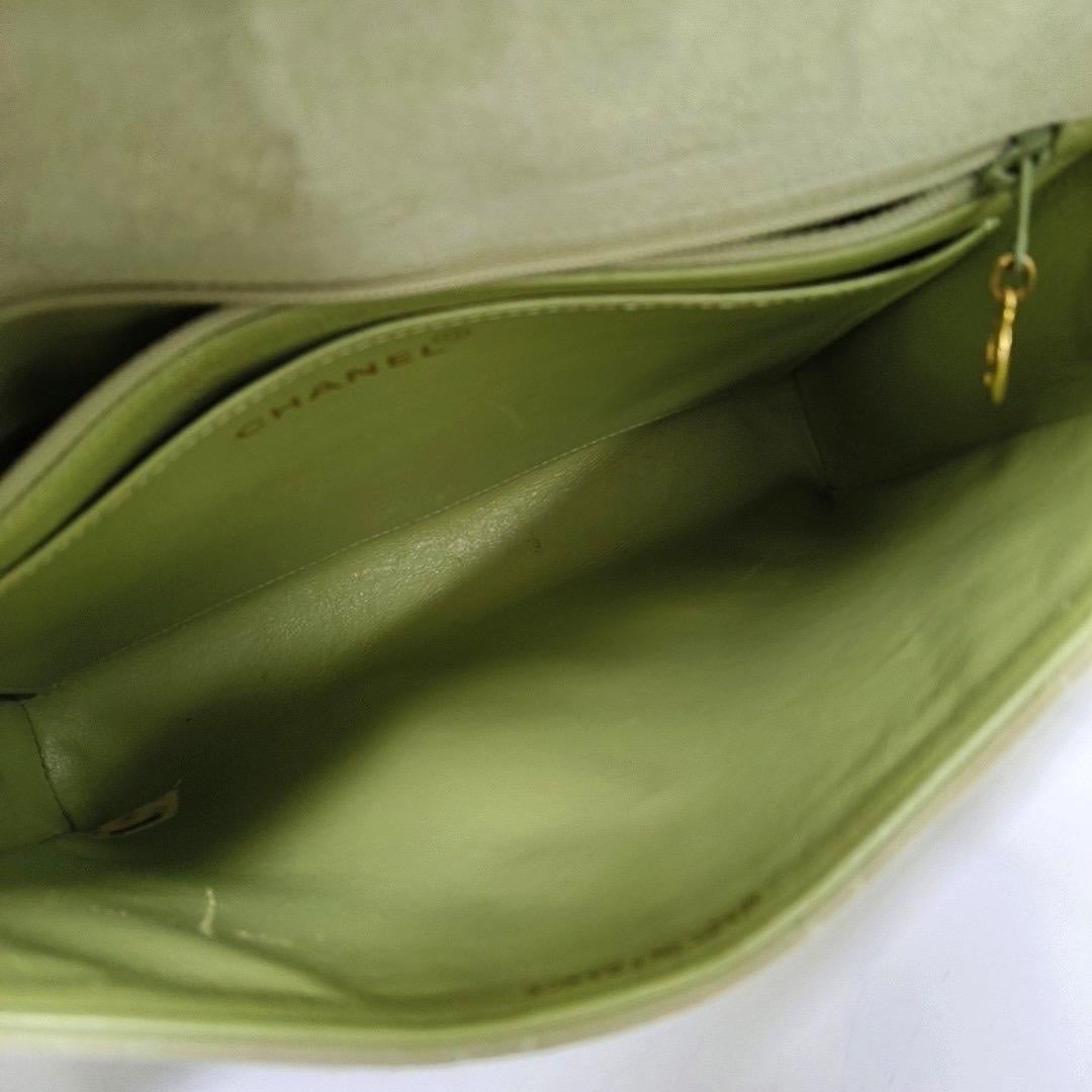 Chanel Vintage Small Flap Crossbody Bag Green Suede Leather, 1991-1994 For Sale 4