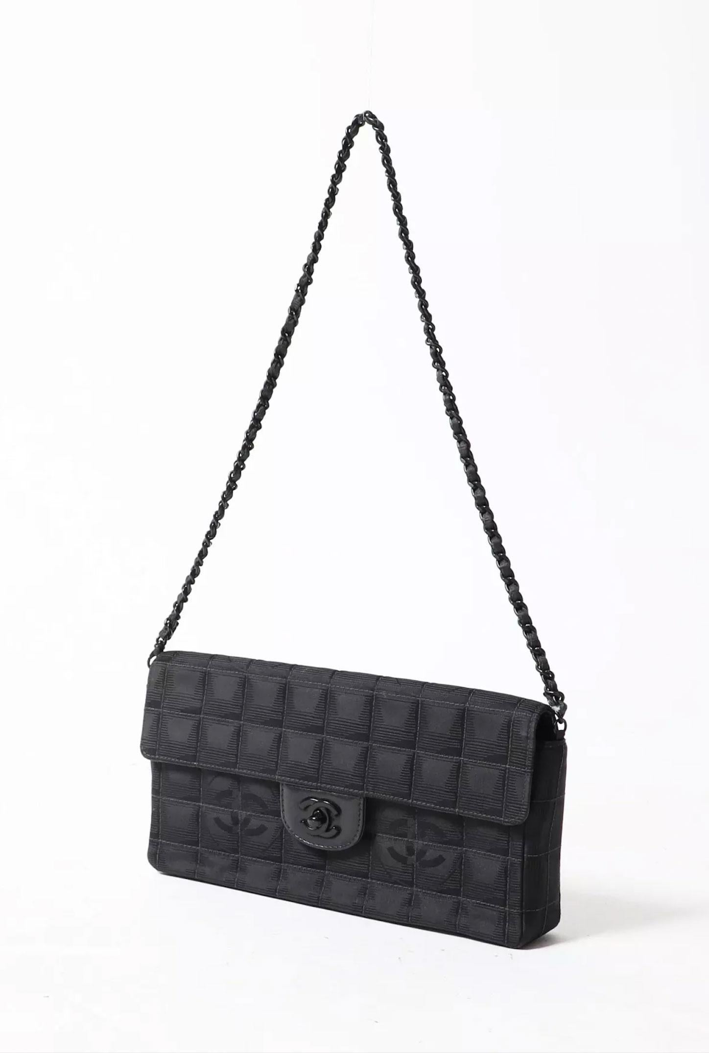 Chanel 2002 Vintage So Black Long Medium Shoulder Convertible Clutch Flap Bag For Sale 3