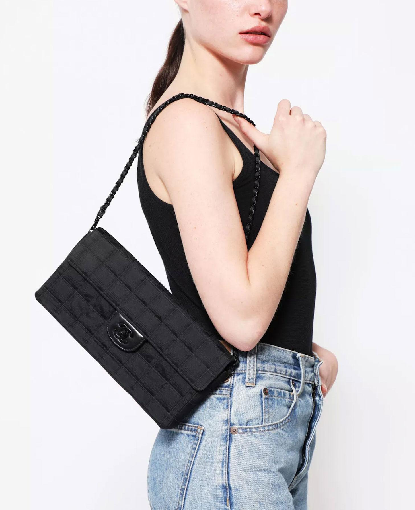 Women's or Men's Chanel 2002 Vintage So Black Long Medium Shoulder Convertible Clutch Flap Bag For Sale