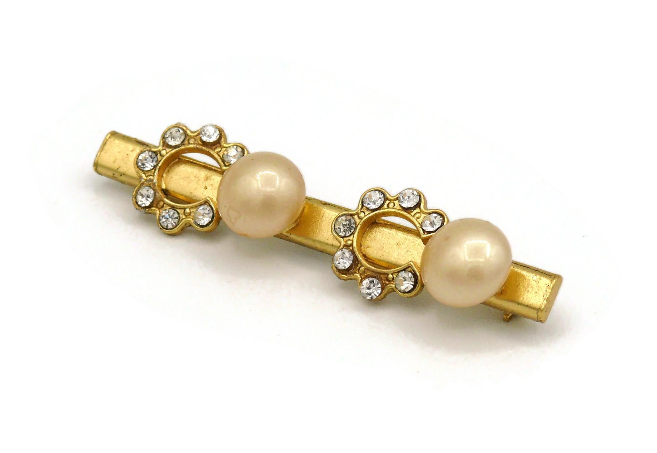 Chanel Vintage Spelling C O C O Pearl and Crystal Brooch In Good Condition For Sale In Nice, FR