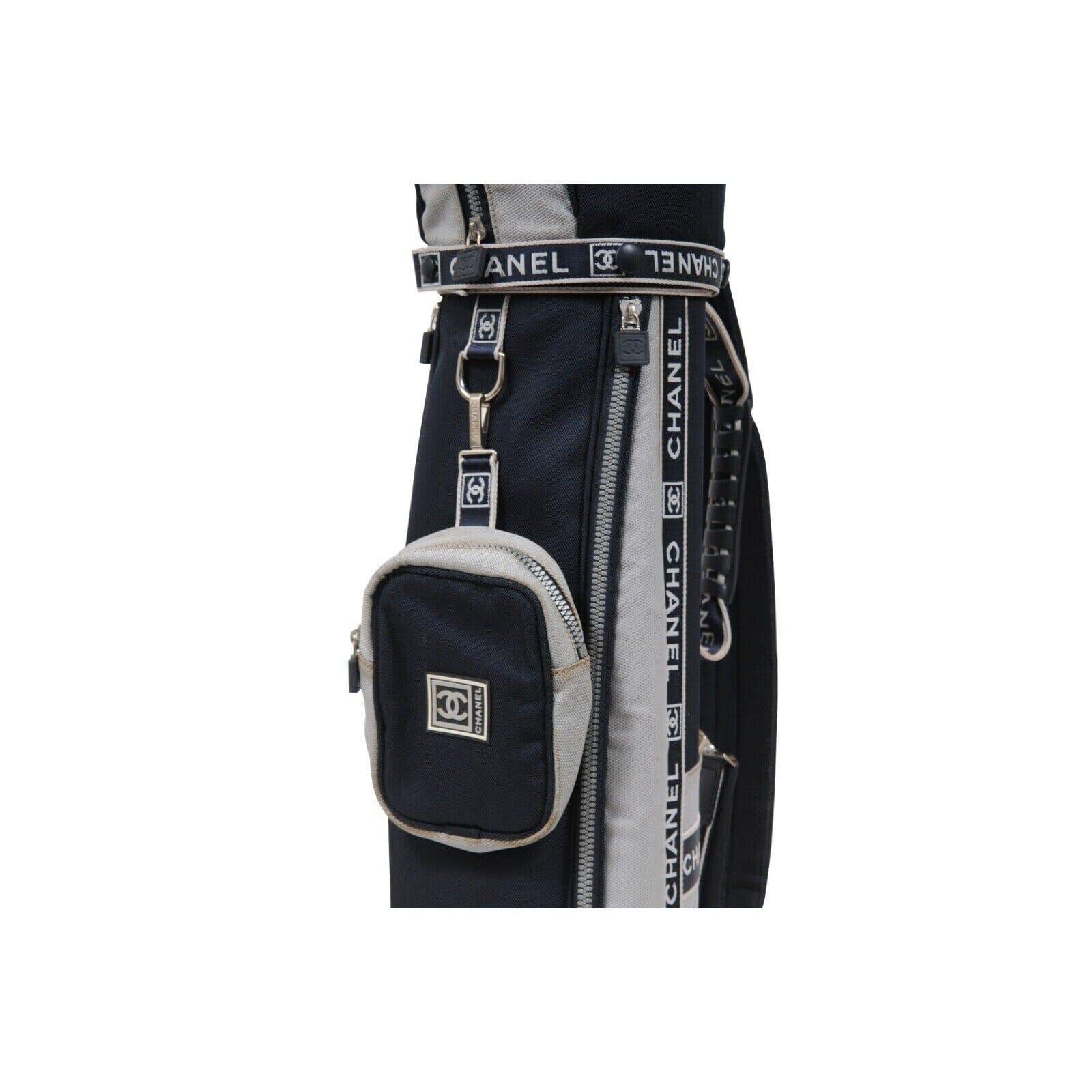Chanel Vintage Sport Golf Tasche Marineblau Weiß CC Logo Cross Body Travel Pouch im Zustand „Gut“ im Angebot in North Miami, FL