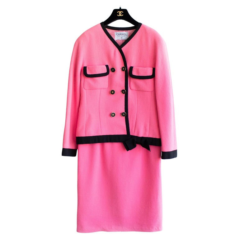 Chanel Vintage Spring 1991 Linda Pink Black Bow Jacket Skirt Suit at  1stDibs