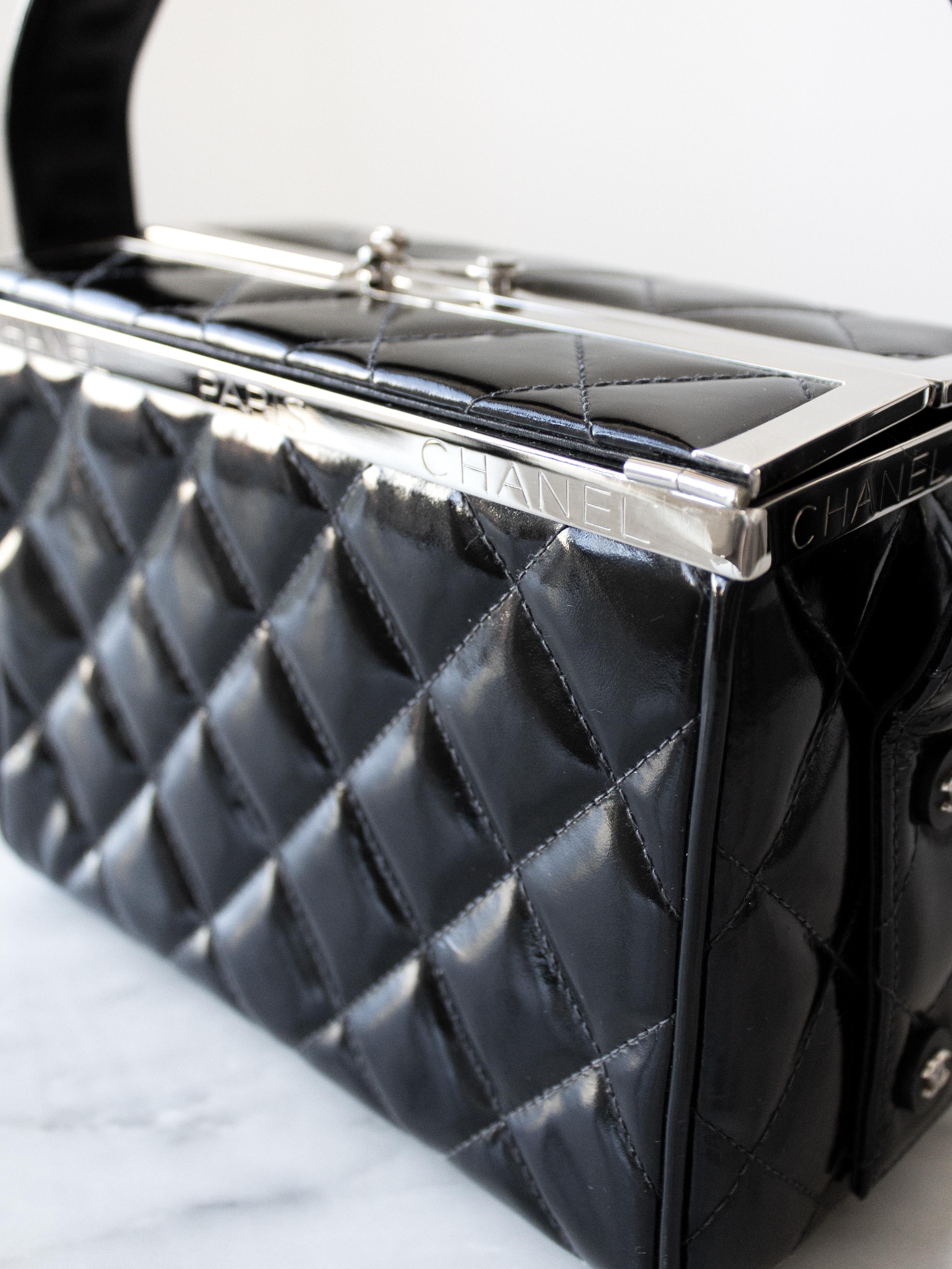 Chanel Vintage Spring 1996 Black Silver Quilted Patent Leather Vanity Box Bag 4