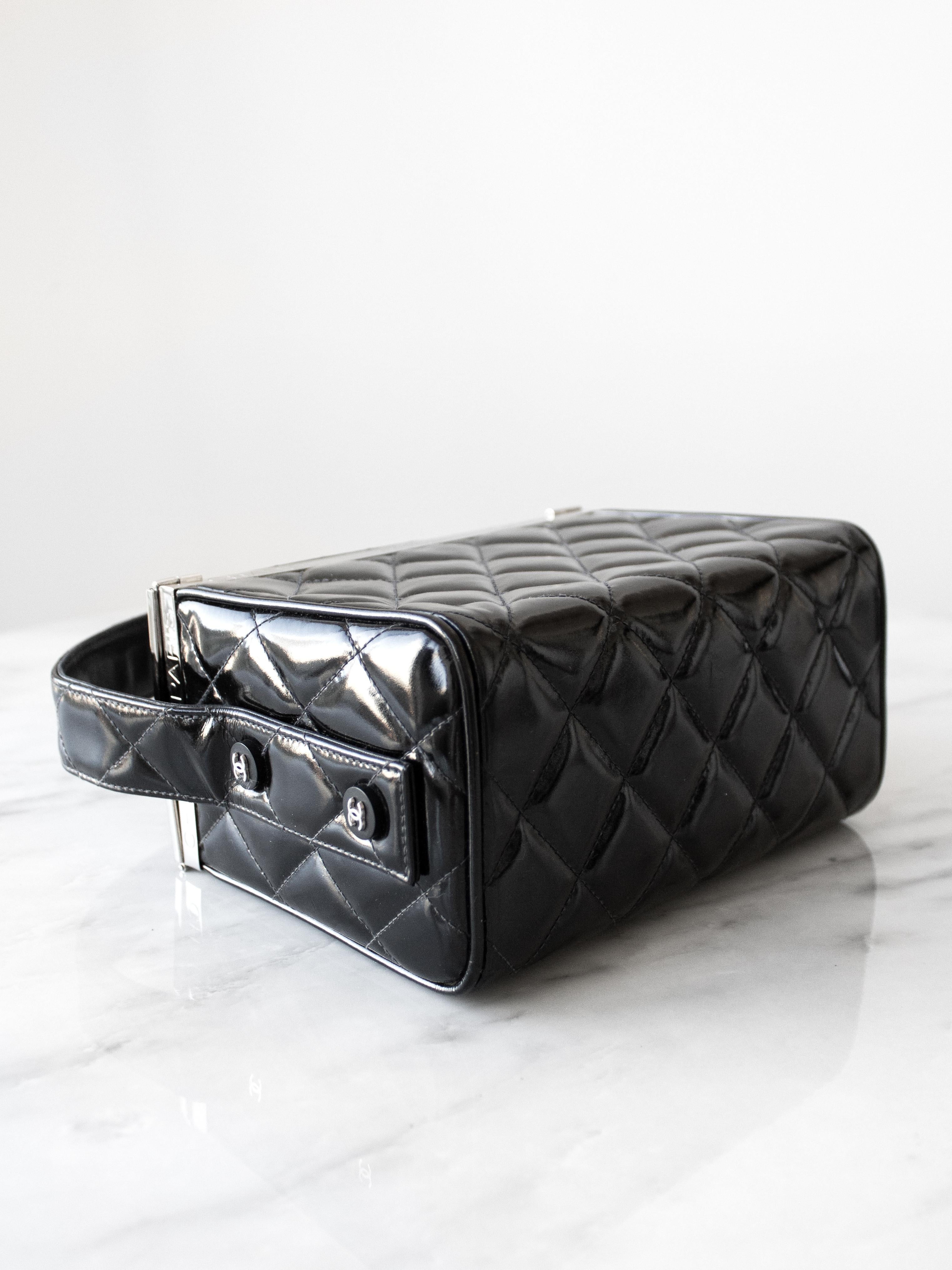 Women's Chanel Vintage Spring 1996 Black Silver Quilted Patent Leather Vanity Box Bag