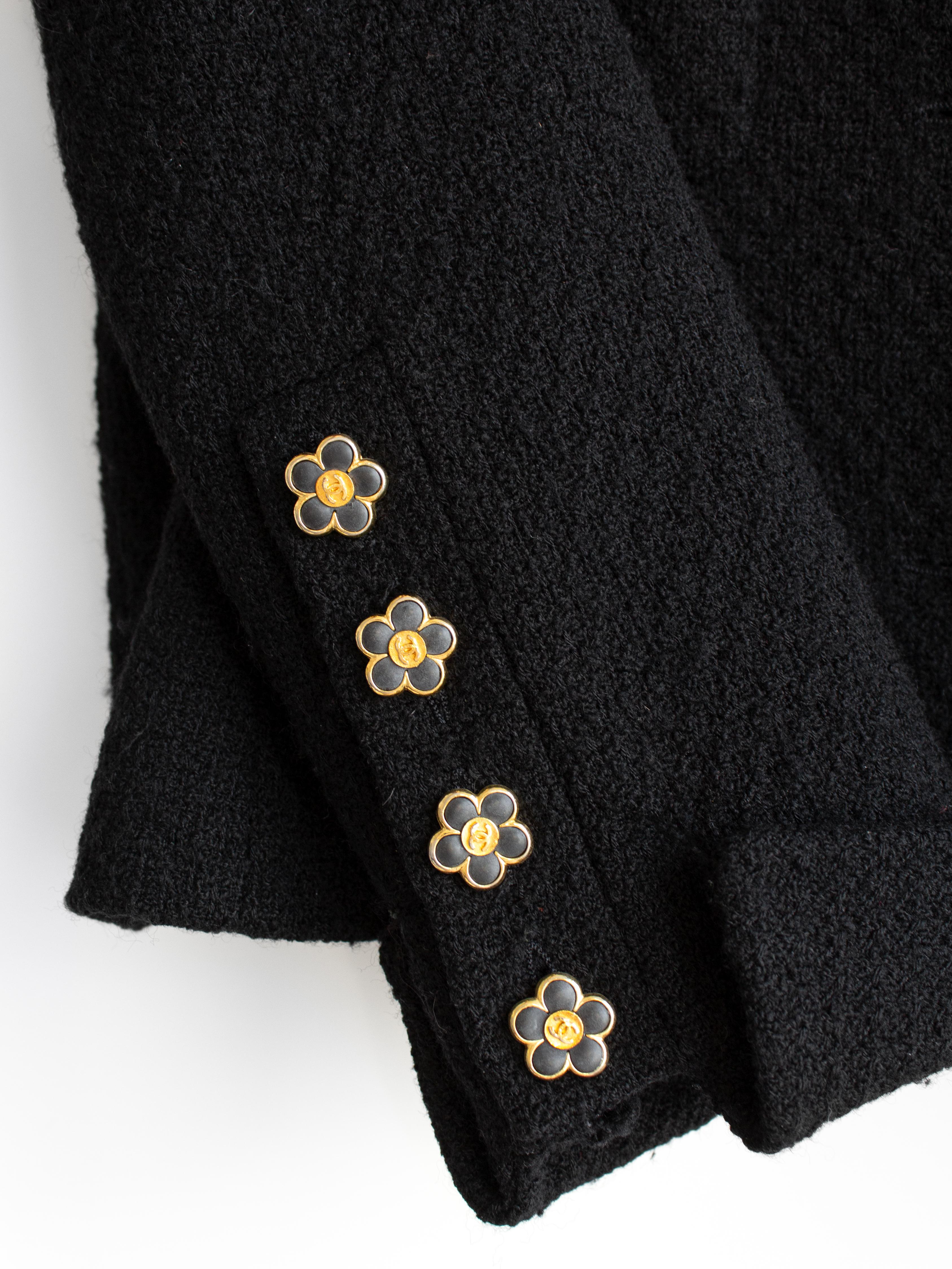 Chanel Vintage Spring/Summer 1991 Black Flower Button Tweed Jacket 6