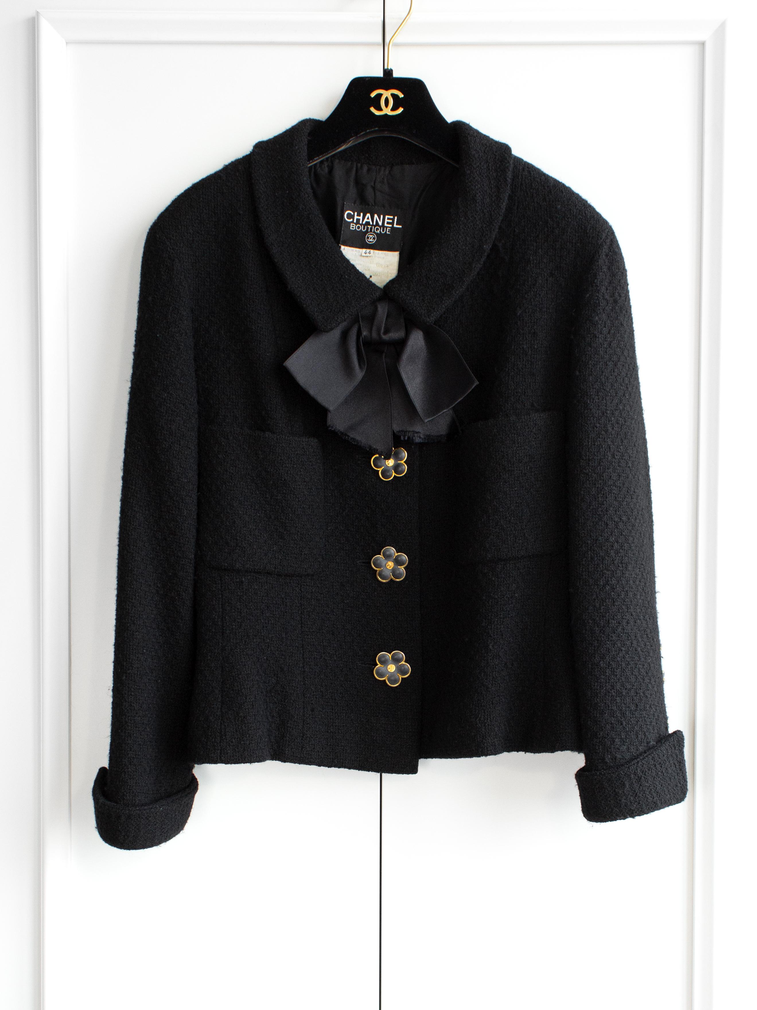 Women's Chanel Vintage Spring/Summer 1991 Black Flower Button Tweed Jacket