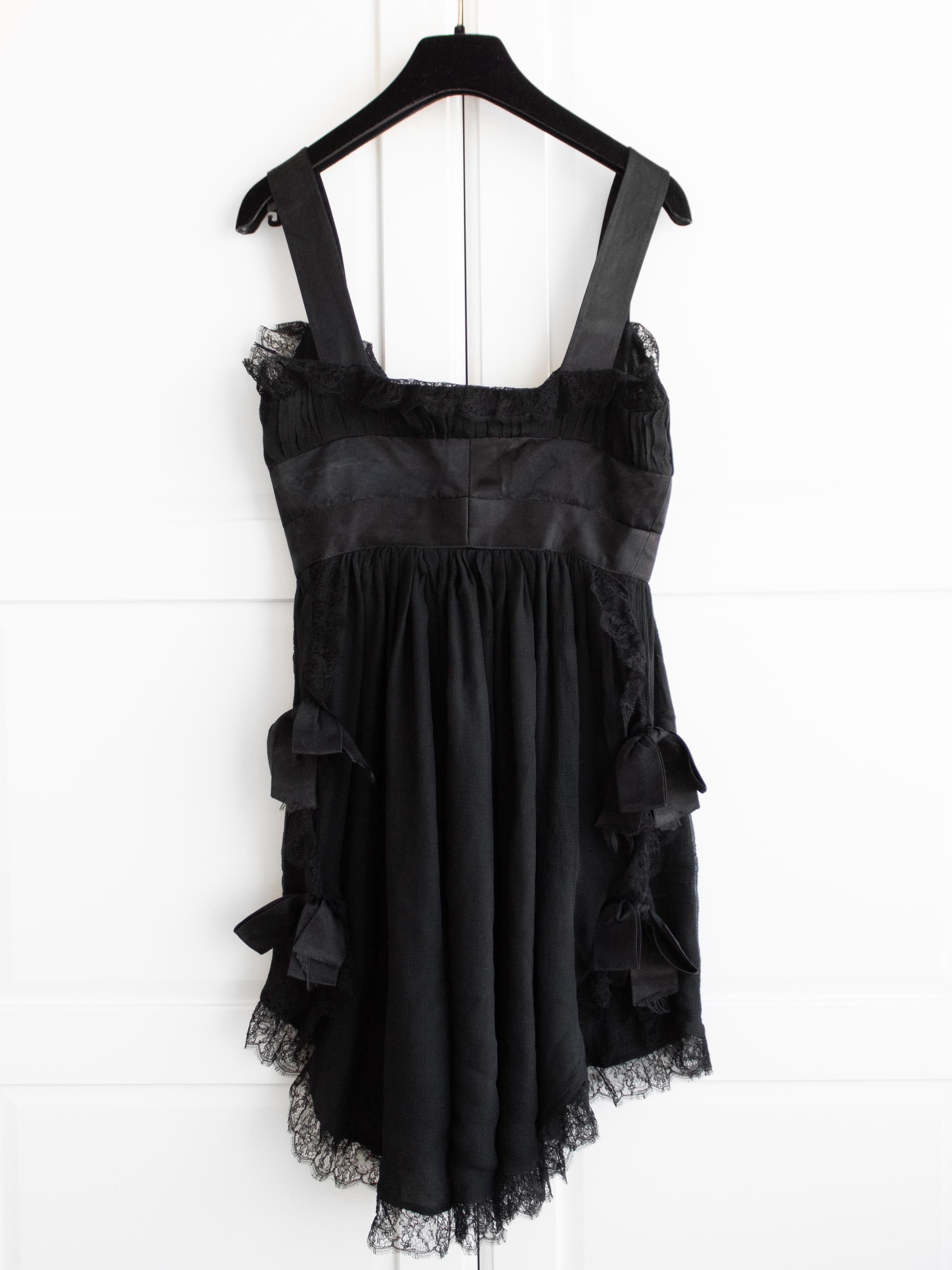Chanel Vintage Spring/Summer 1991 Black Lace Silk Bow LBD Mini Dress  en vente 1