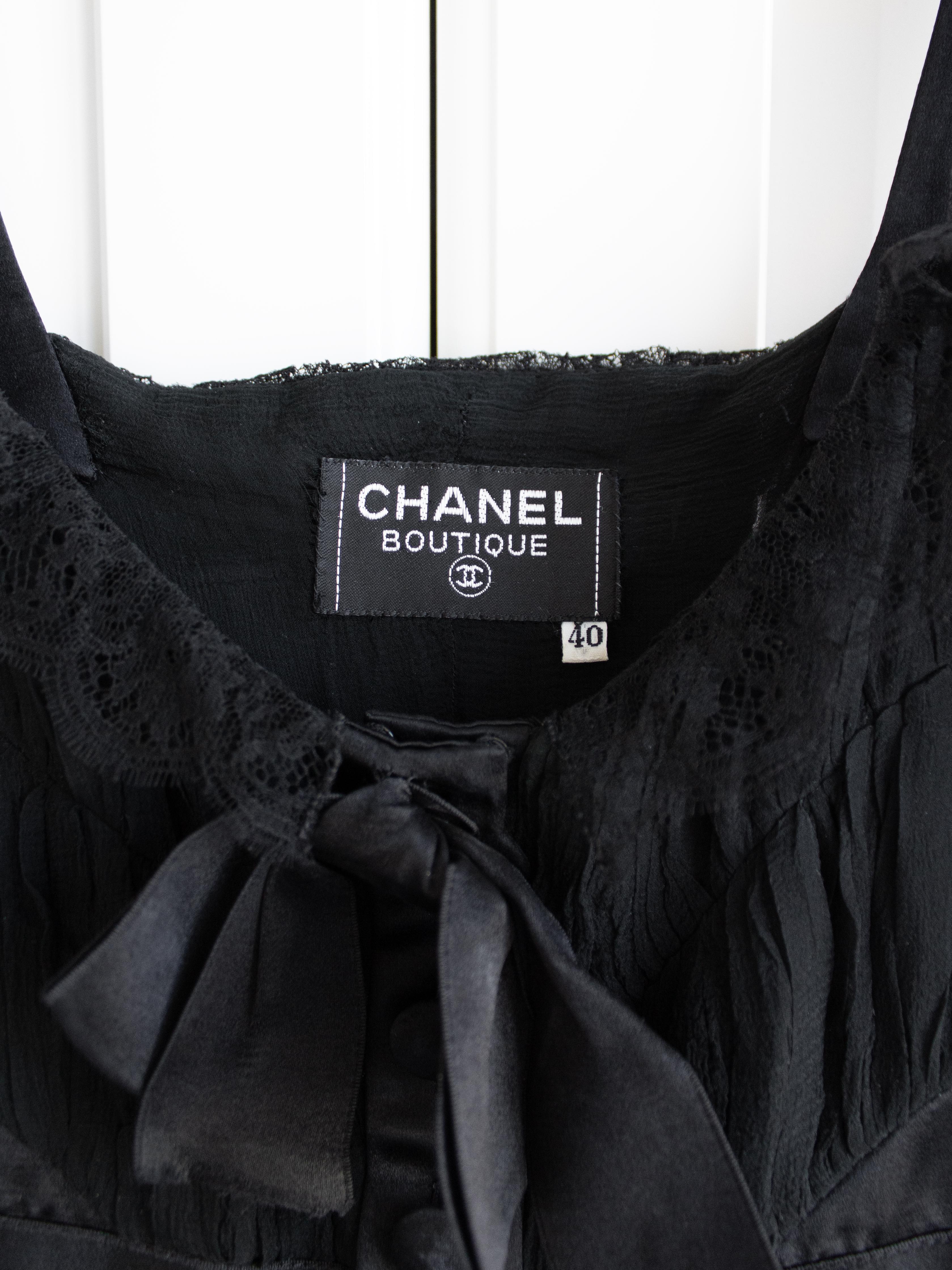Chanel Vintage Spring/Summer 1991 Black Lace Silk Bow LBD Mini Dress  For Sale 3