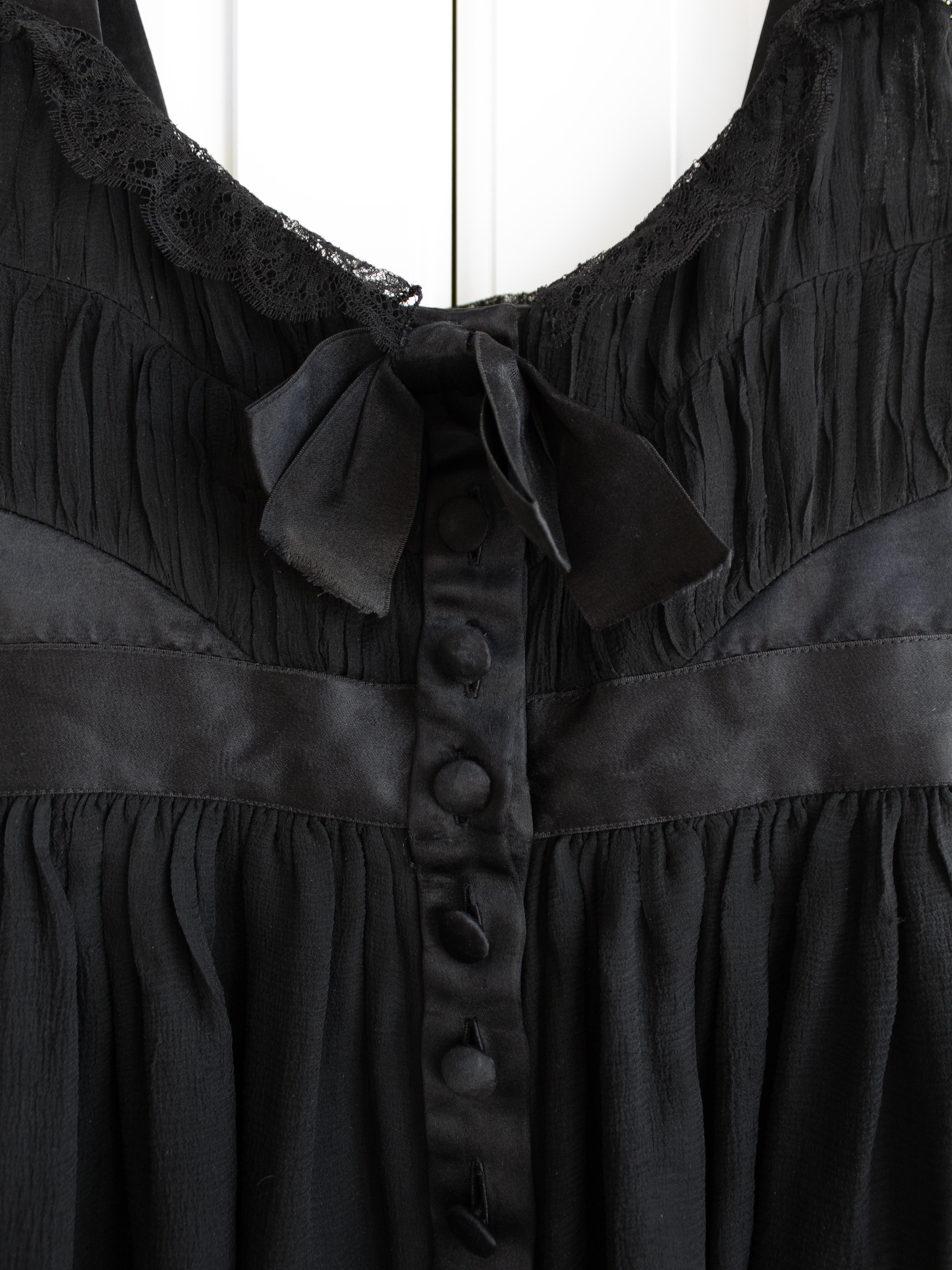 Chanel Vintage Spring/Summer 1991 Black Lace Silk Bow LBD Mini Dress  For Sale 5
