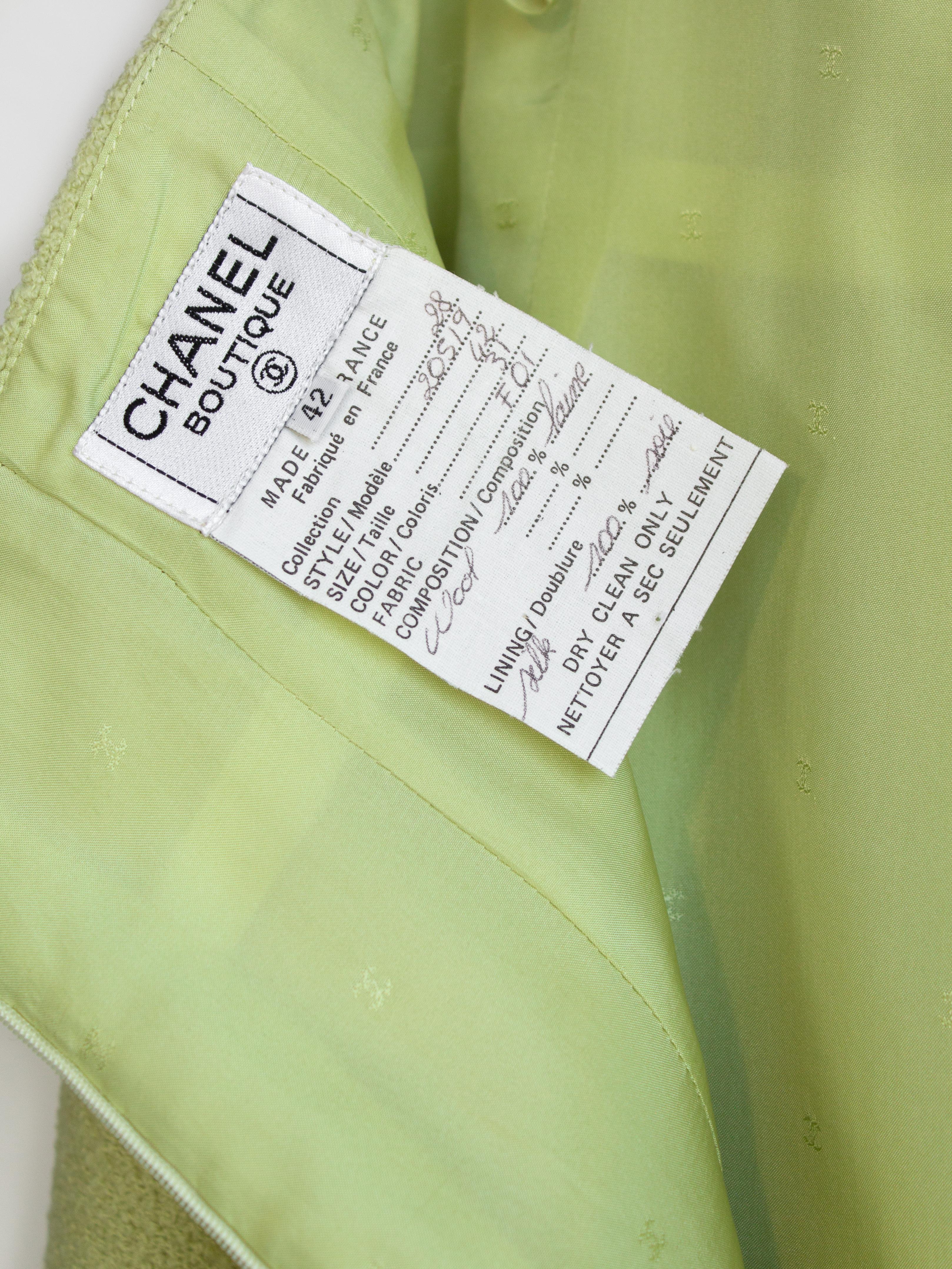 Chanel Vintage Spring/Summer 1992 Green Tweed CC Jacket Skirt Suit For Sale 11