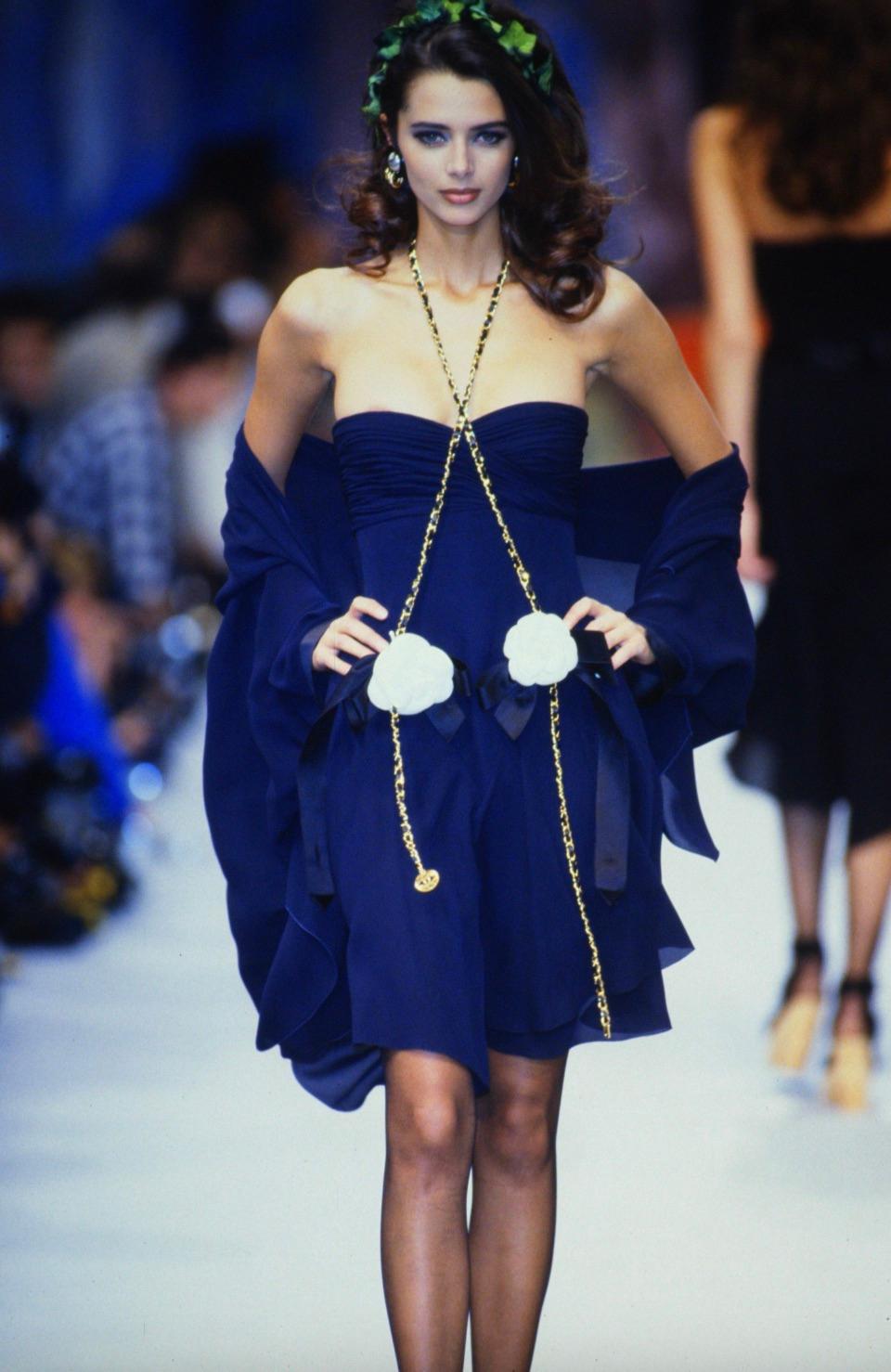 Black Chanel Vintage Spring/Summer 1992 Navy Blue Silk Sweetheart Draped Mini Dress For Sale