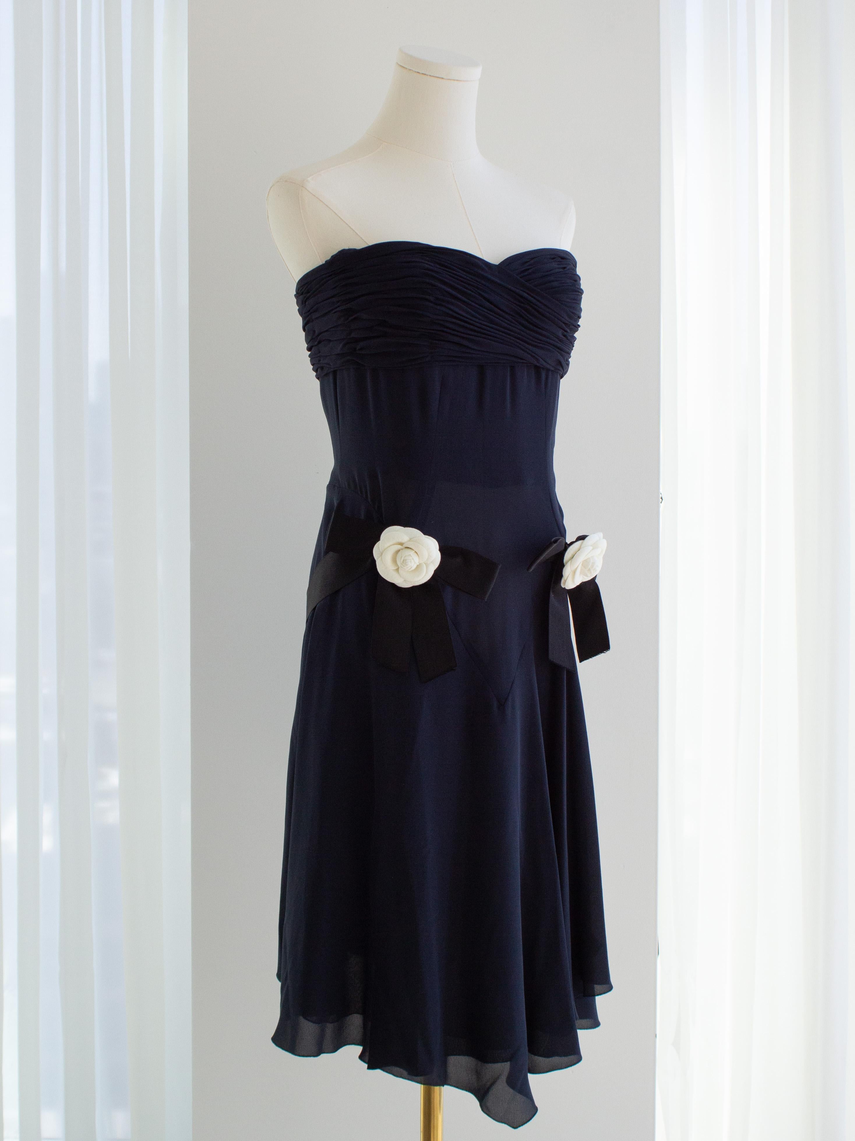Chanel Vintage Spring/Summer 1992 Navy Blue Silk Sweetheart Draped Mini Dress For Sale 1