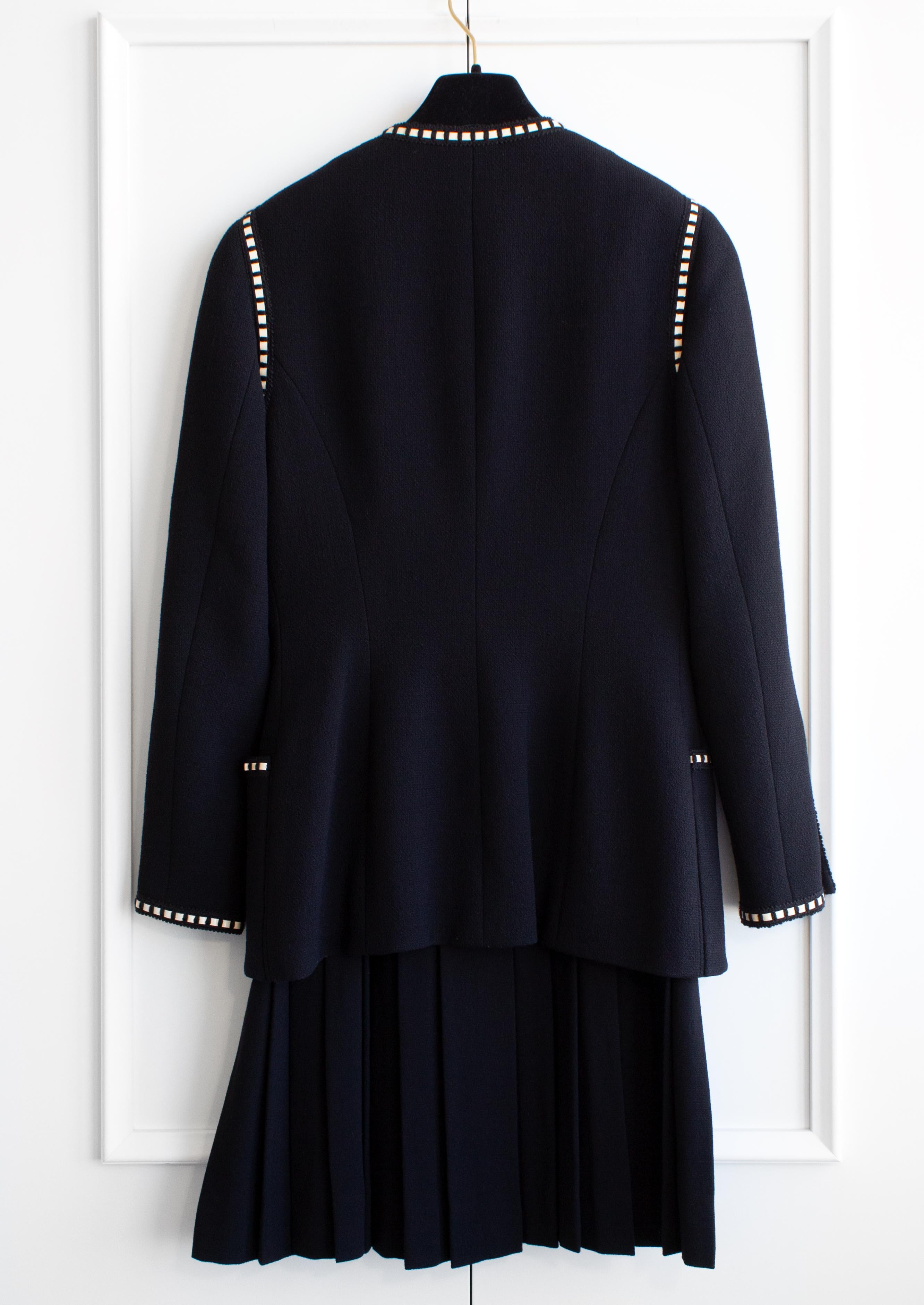 Chanel Vintage Spring/Summer 1992 Navy Blue White Lucite Camellia Jacket Suit 1