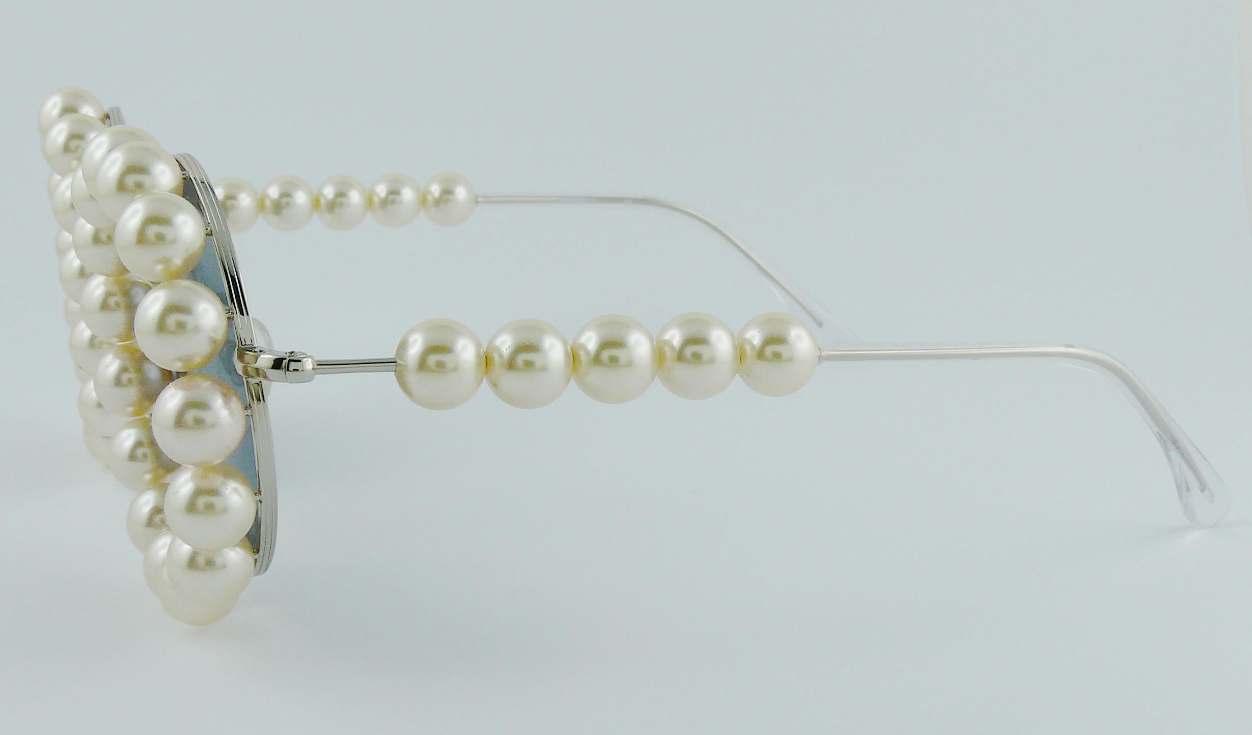 Chanel Vintage Spring Summer 1994 Iconic Runway Faux Pearl Round Sunglasses 3