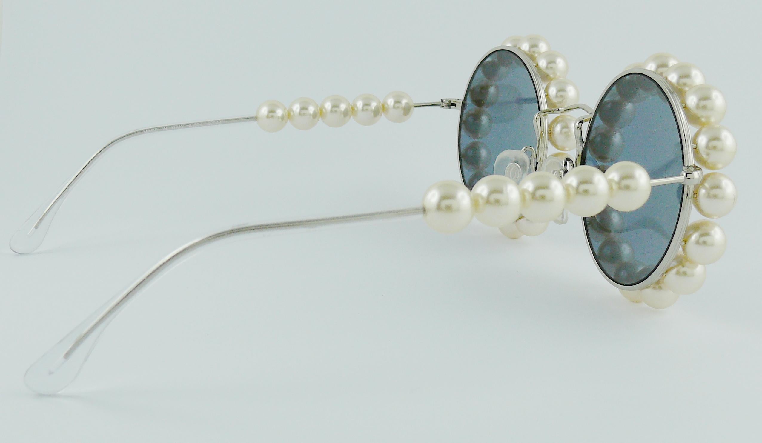 Gafas de sol redondas Chanel Vintage Primavera Verano 1994 Icono de la Pasarela Faux Pearl 7