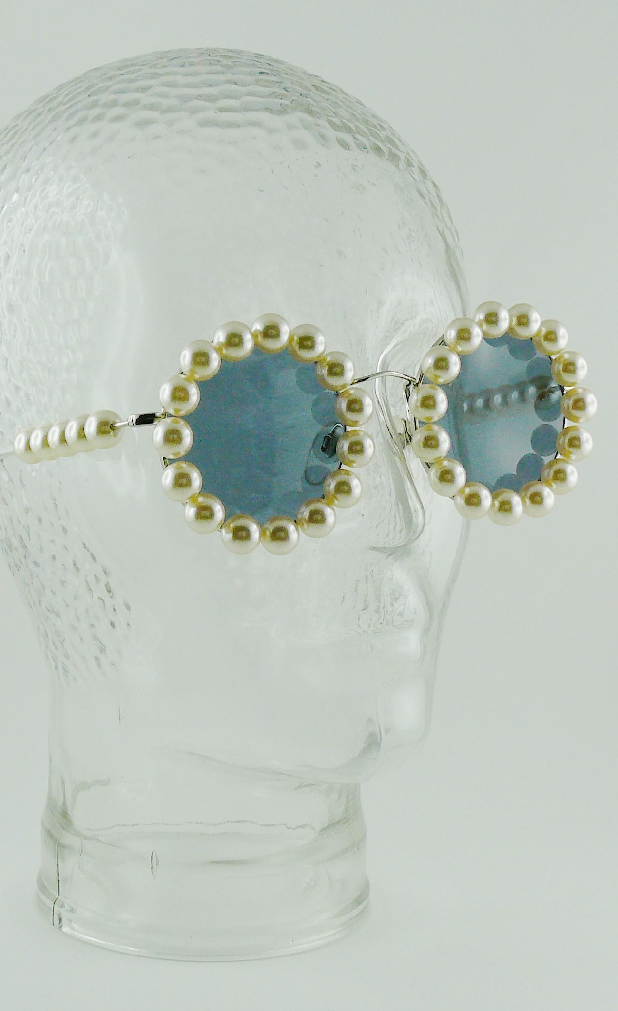 Gafas de sol redondas Chanel Vintage Primavera Verano 1994 Icono de la Pasarela Faux Pearl 2