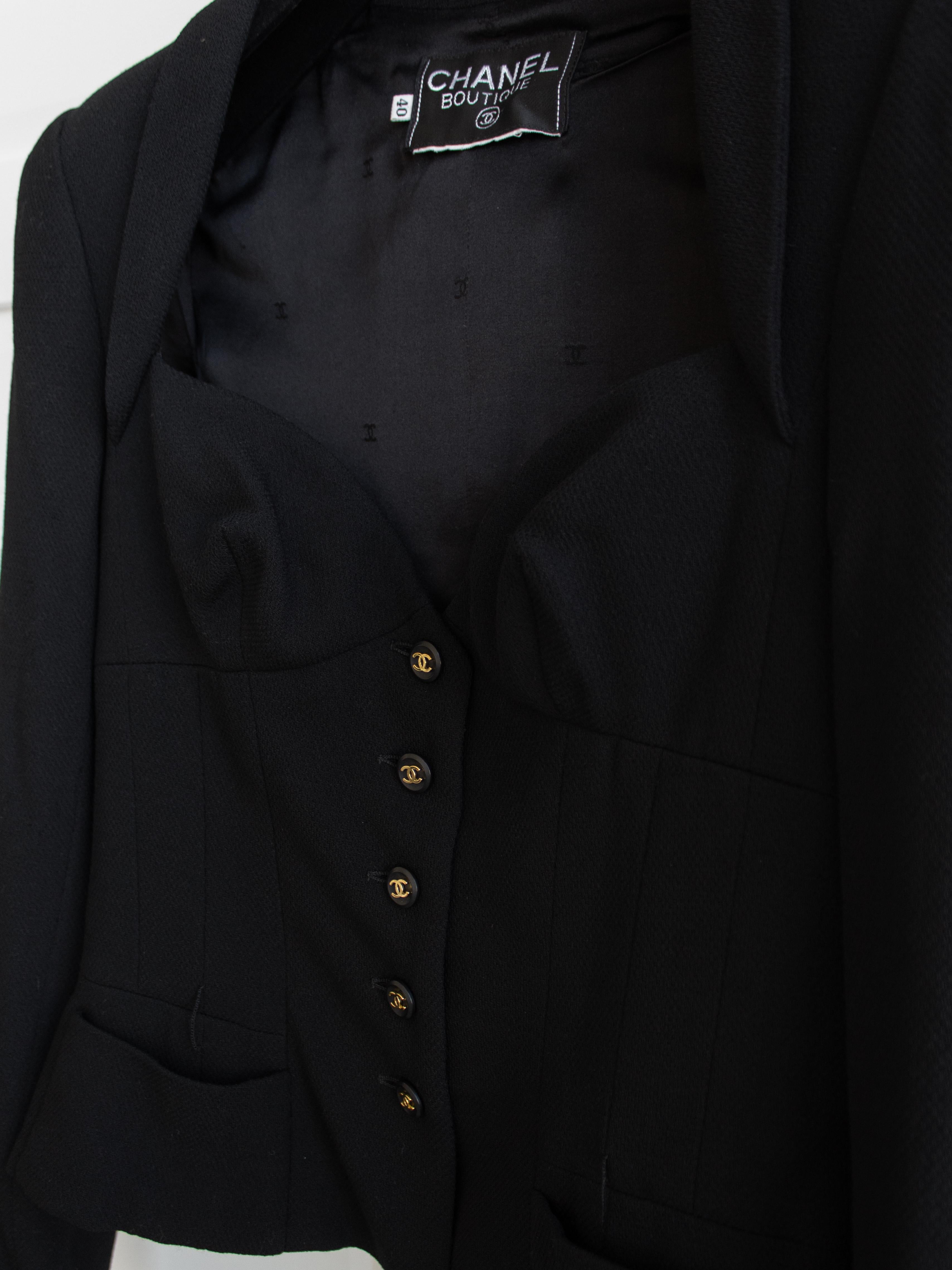 Chanel Vintage Spring/Summer 1995 Black Gold Cropped 95P Jacket Belt Skirt Suit 6