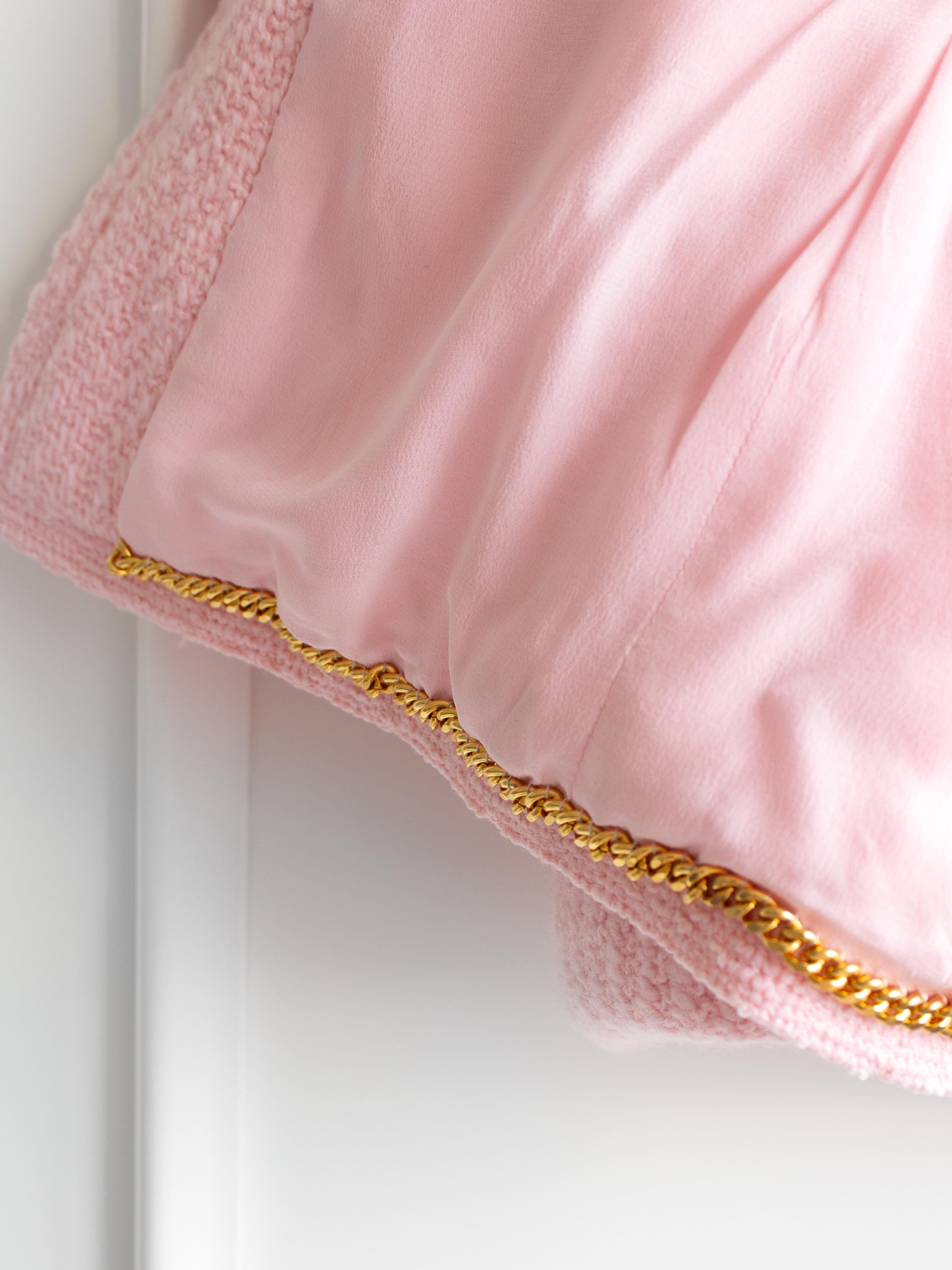 Chanel Vintage Spring/Summer 1995 Haute Couture Pink Tweed Jacket 8