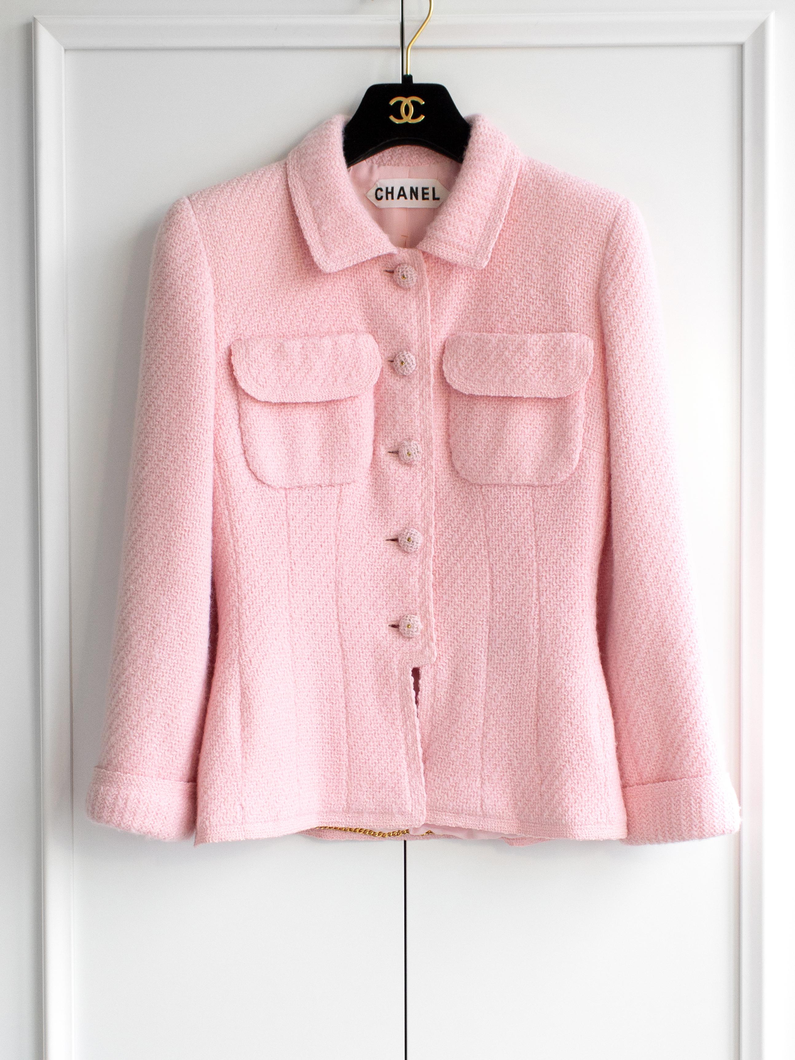 Chanel Vintage Spring/Summer 1995 Haute Couture Pink Tweed Jacket For Sale 1