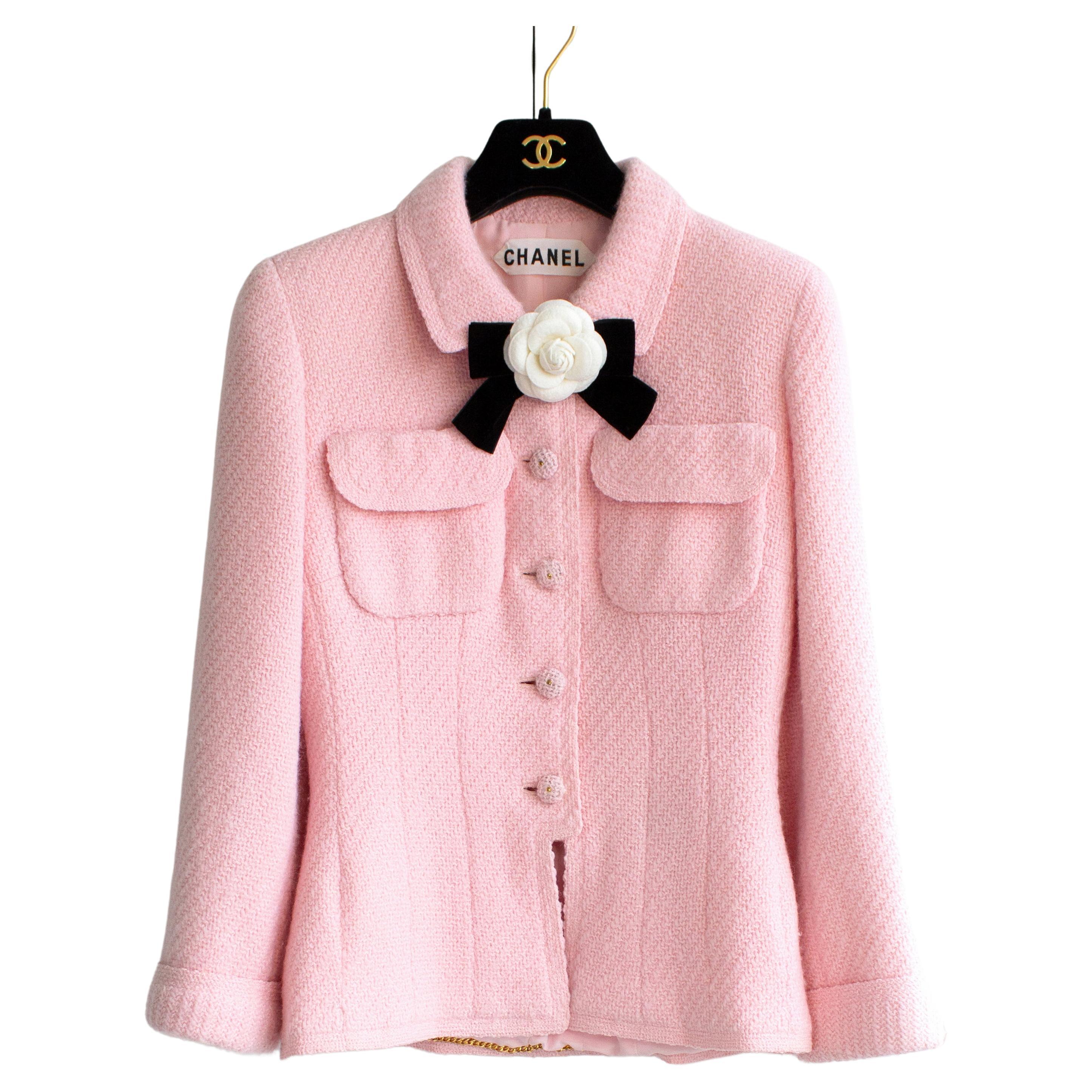 Chanel Vintage Spring/Summer 1995 Haute Couture Pink Tweed Jacket For Sale