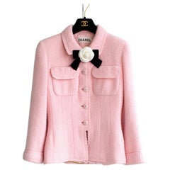 Chanel Vintage Spring/Summer 1995 Haute Couture Pink Tweed Jacket