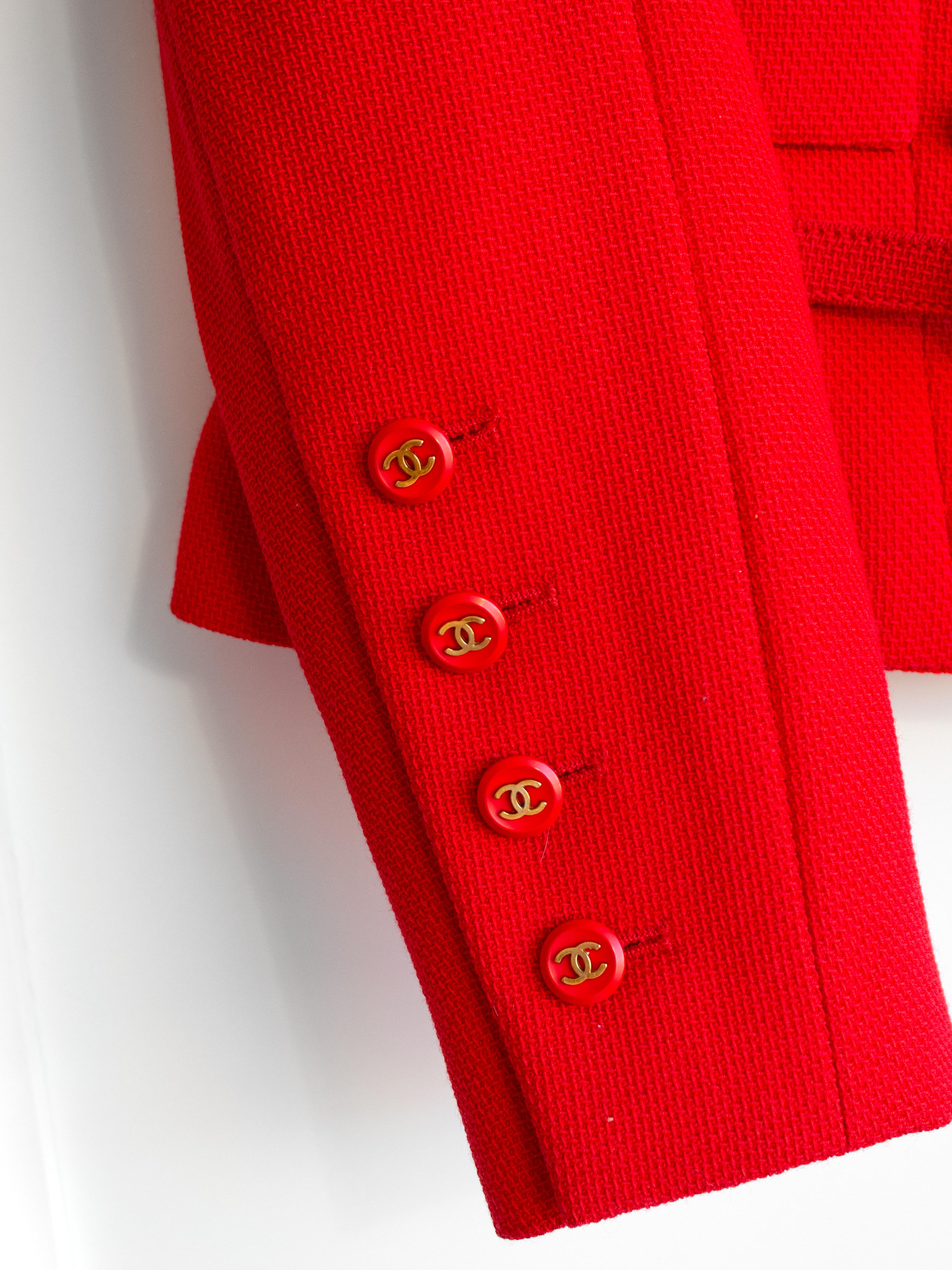 Chanel Vintage Spring/Summer 1995 Parisian Red Gold Belted 95P Jacket Skirt Suit For Sale 7