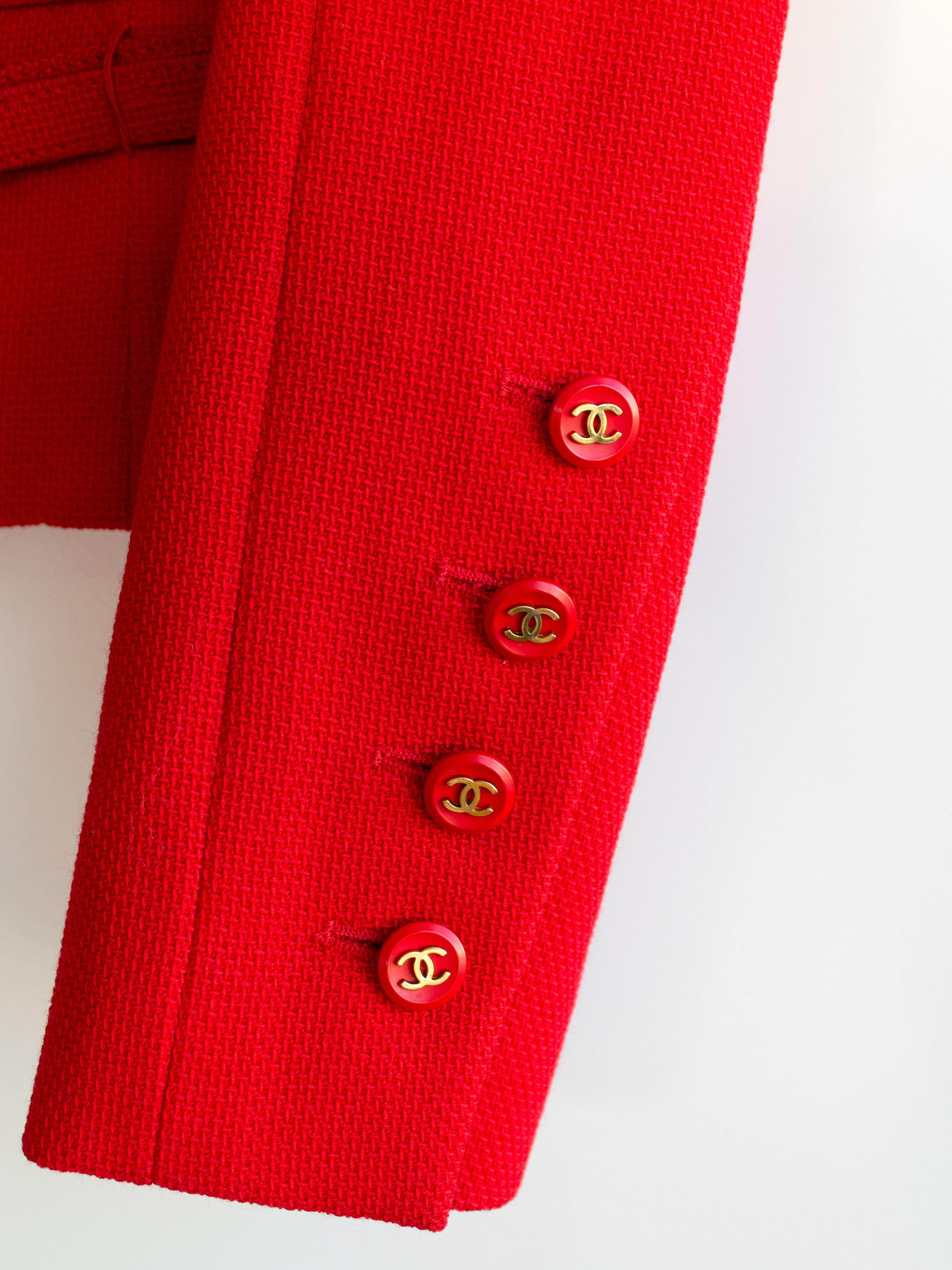 Chanel Vintage Spring/Summer 1995 Parisian Red Gold Belted 95P Jacket Skirt Suit For Sale 9