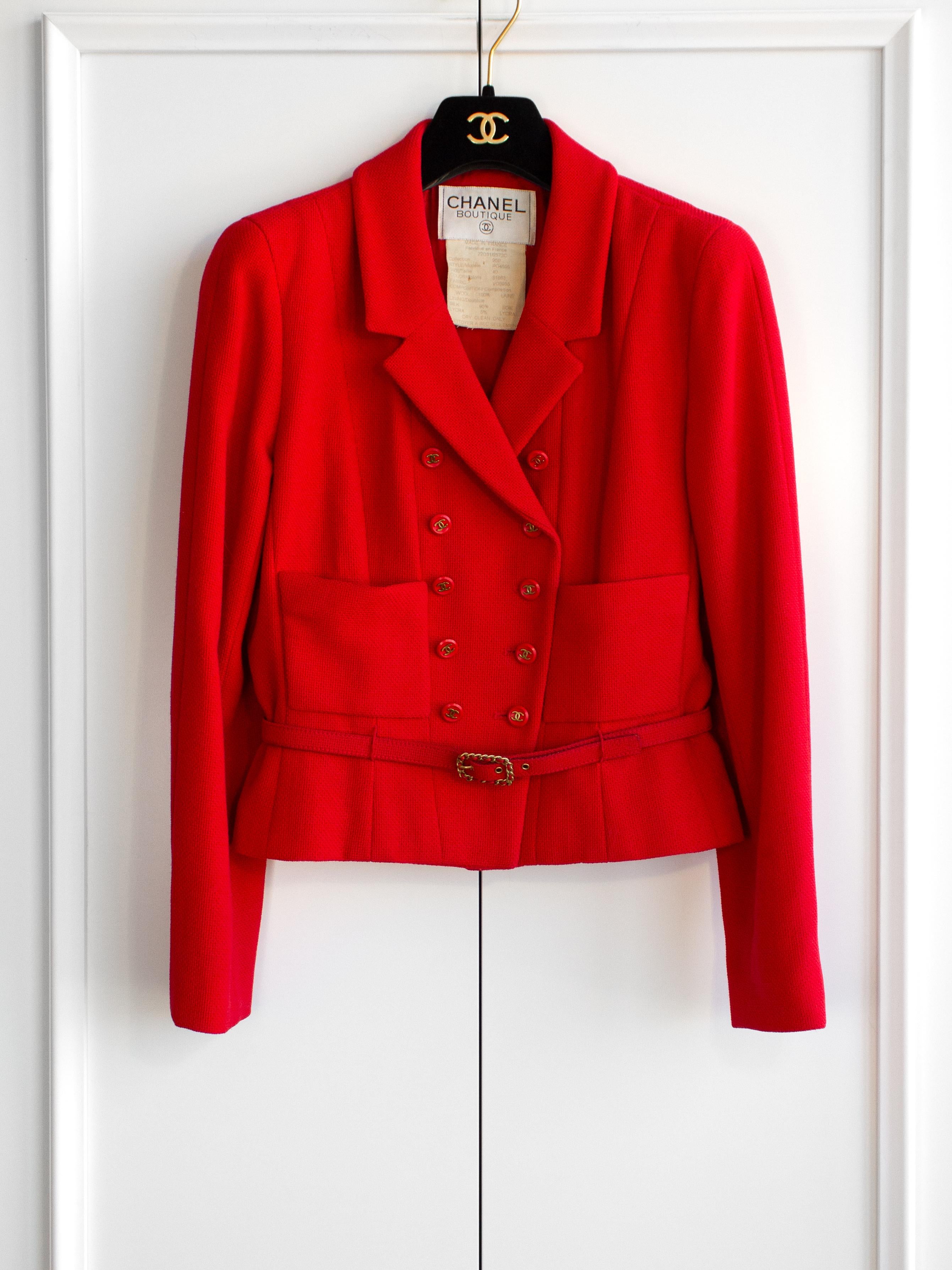 Chanel Vintage Spring/Summer 1995 Parisian Red Gold Belted 95P Jacket Skirt Suit For Sale 5