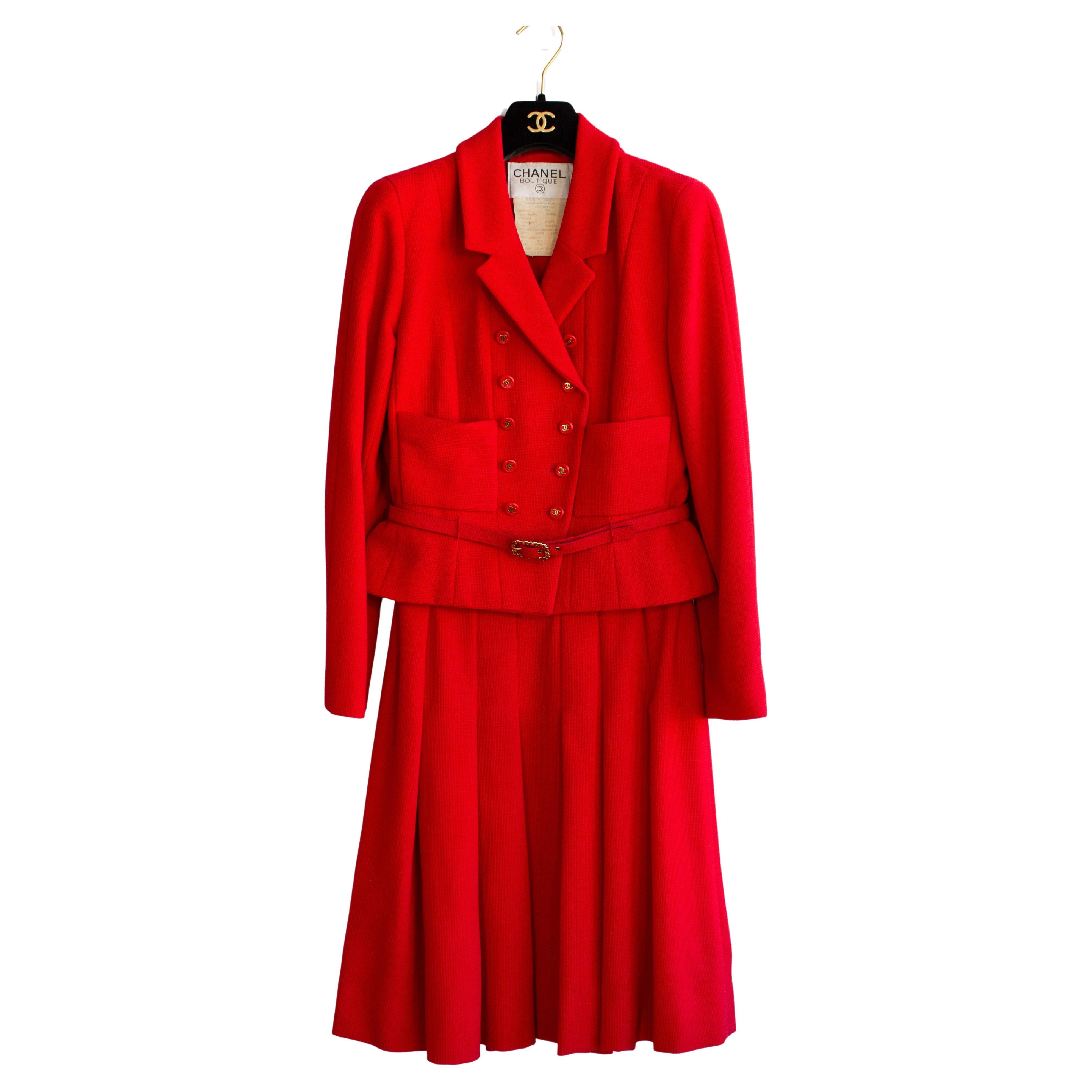Chanel Vintage Spring/Summer 1995 Parisian Red Gold Belted 95P Jacket Skirt Suit For Sale
