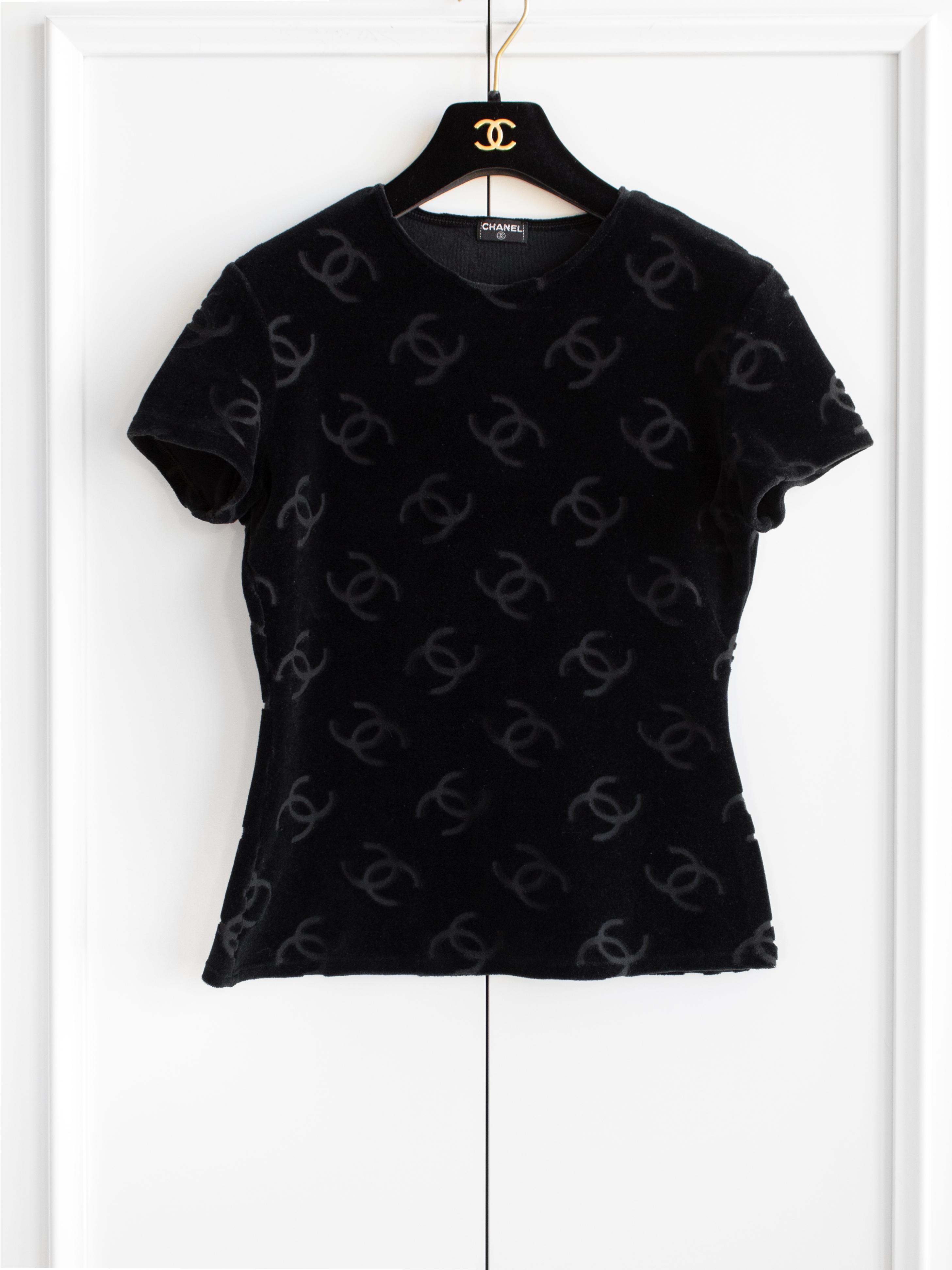 Chanel Vintage Spring/Summer 1996 Black CC Logo Velour T-Shirt Top In Excellent Condition In Jersey City, NJ