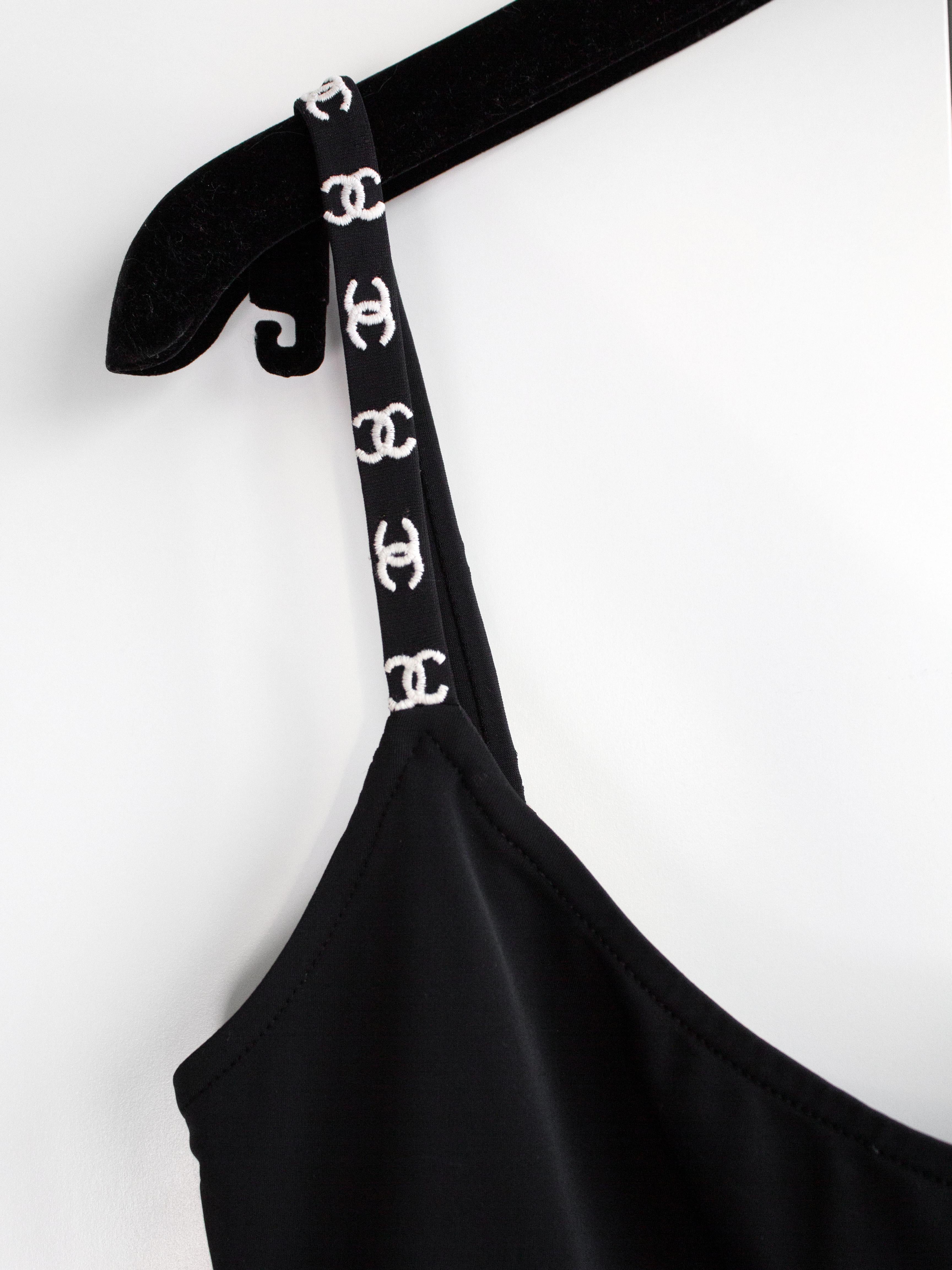 Chanel Vintage Primavera/Verano 1997 Negro Blanco CC Logo 97P Body Traje de baño en venta 2