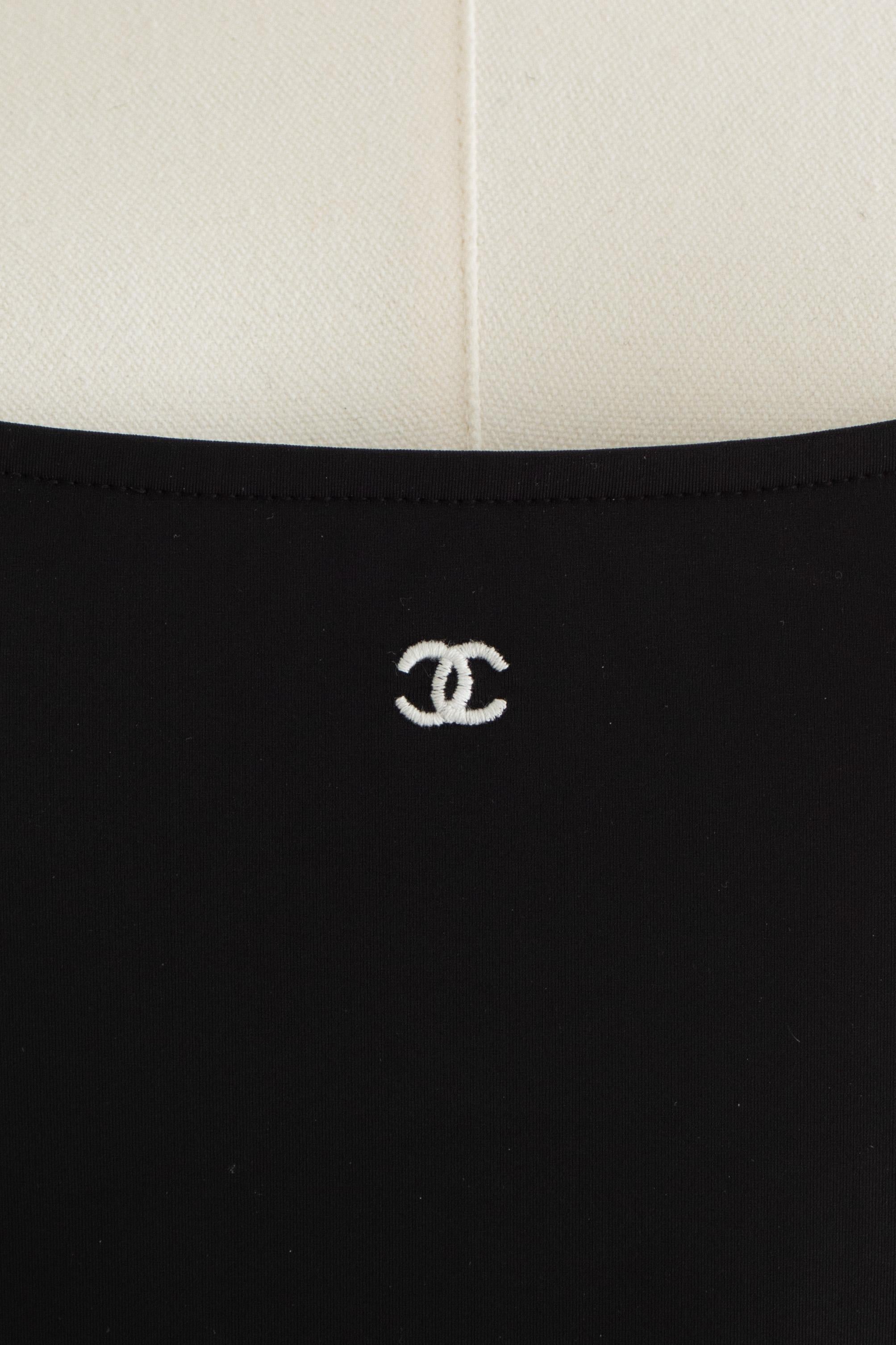 Chanel Vintage Frühjahr/Sommer 1997 Schwarz Weiß CC Logo 97P Bodysuit Badeanzug mit Logo im Angebot 2
