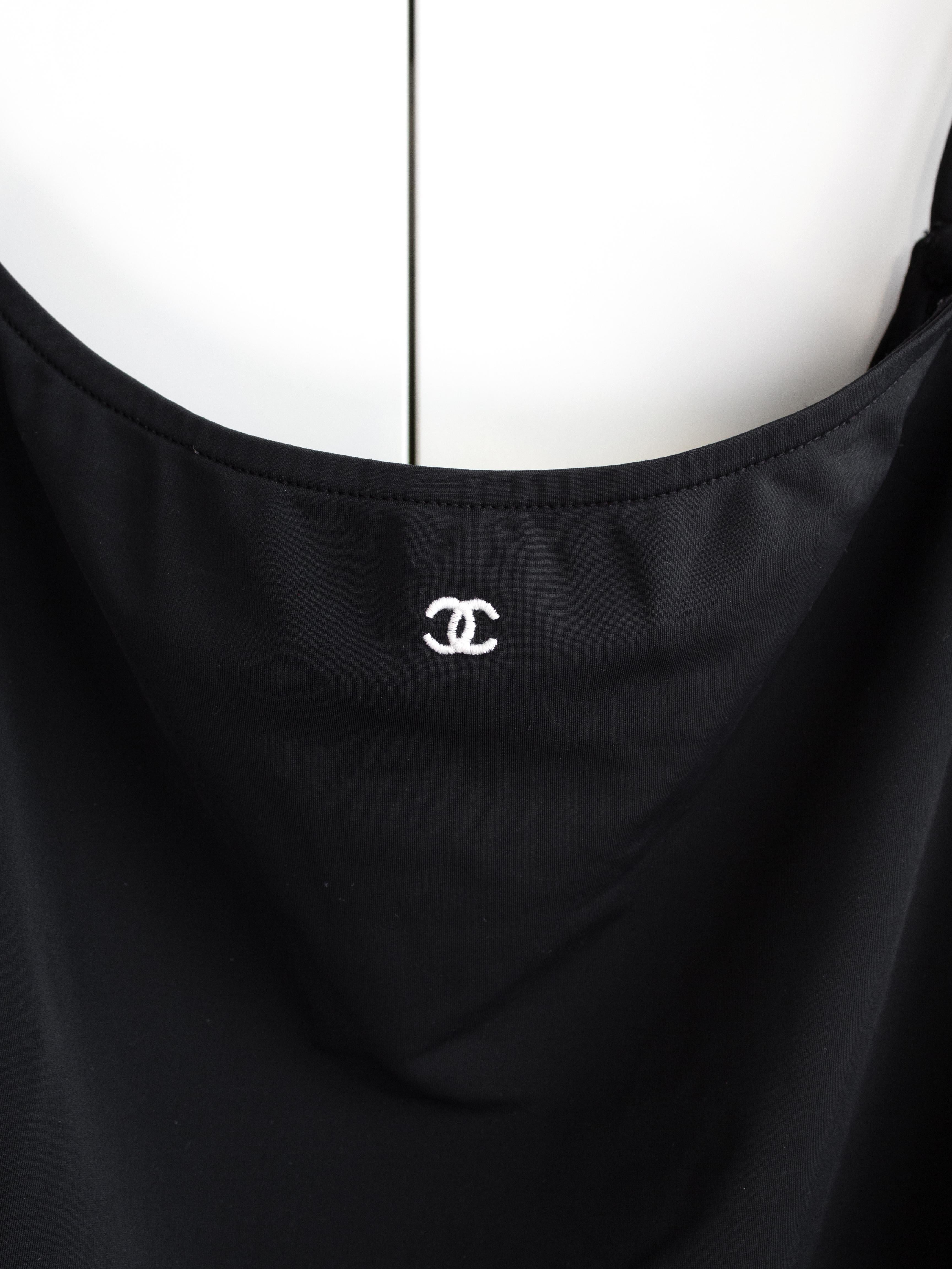 Chanel Vintage Primavera/Verano 1997 Negro Blanco CC Logo 97P Body Traje de baño en venta 3