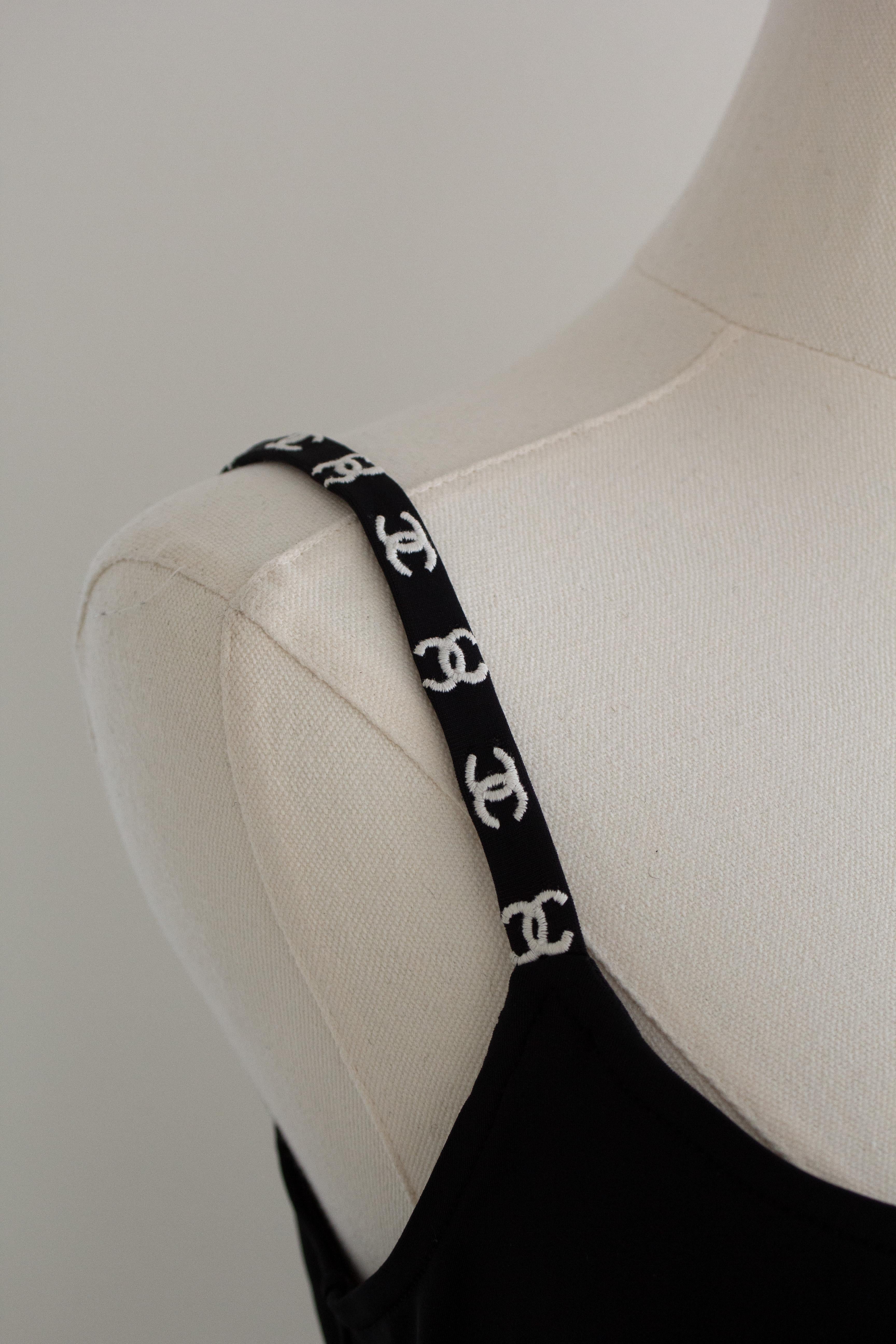 Chanel Vintage Frühjahr/Sommer 1997 Schwarz Weiß CC Logo 97P Bodysuit Badeanzug mit Logo im Angebot 5