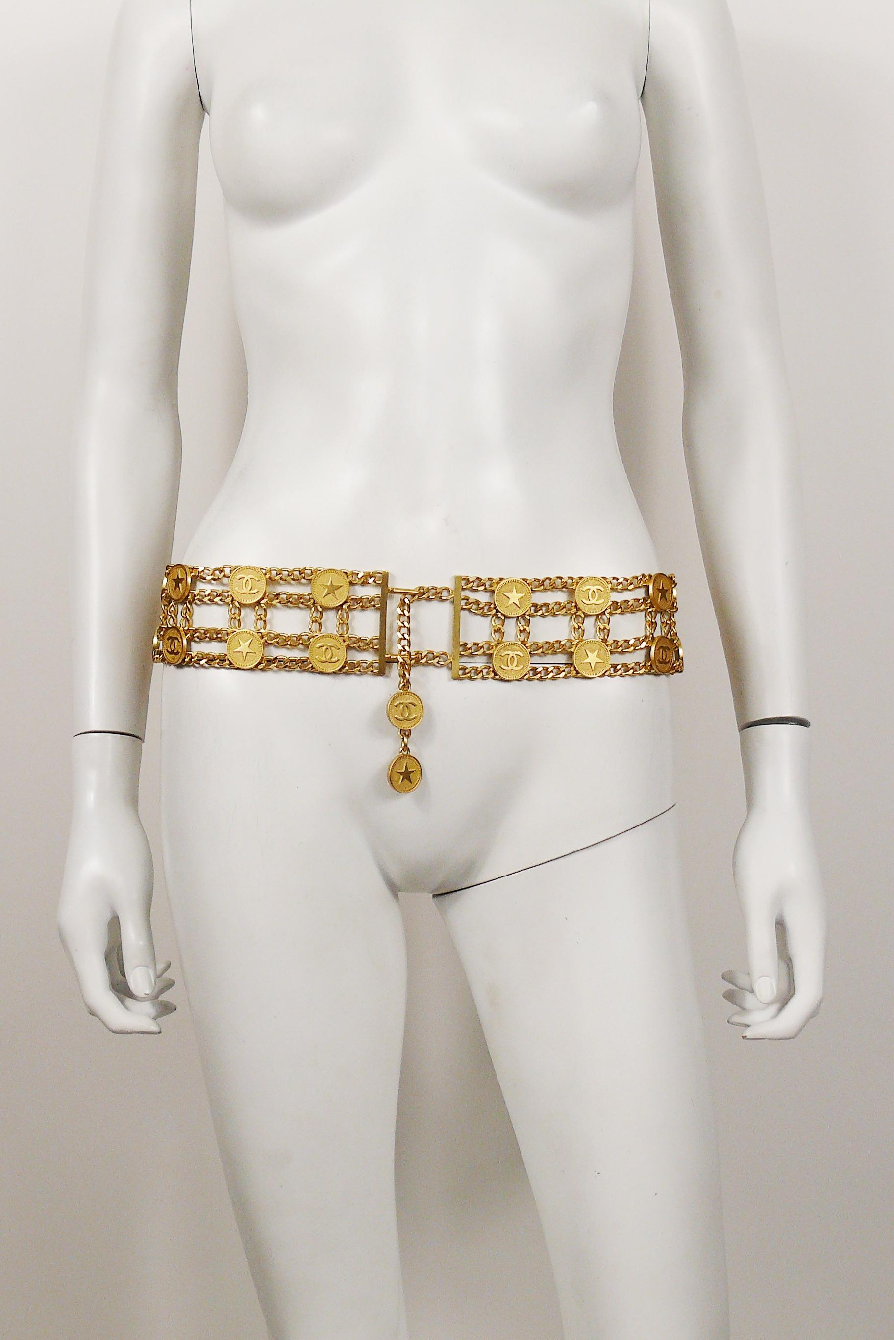 Chanel Vintage Spring Summer 2001 Matte Gold Toned CC Star Chain Belt For Sale 1