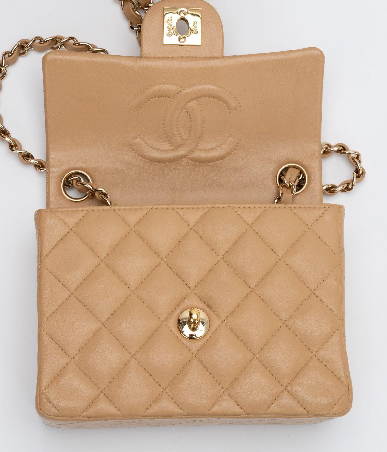 Chanel - Sac à rabat carré beige vintage 1
