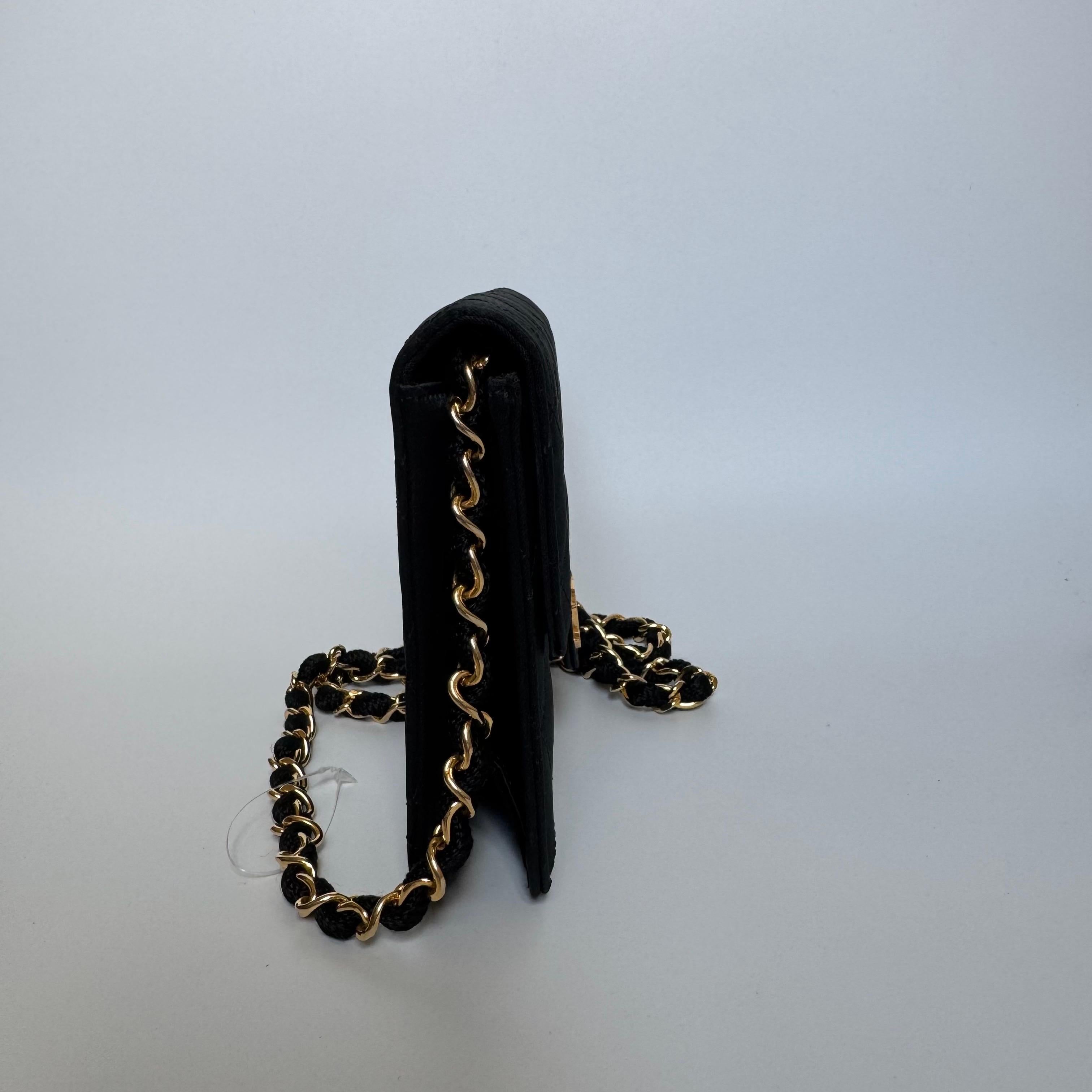 Chanel Vintage Square Wallet on Chain Black Silk Gold Hardware Crossbody Bag In Good Condition For Sale In AUBERVILLIERS, FR