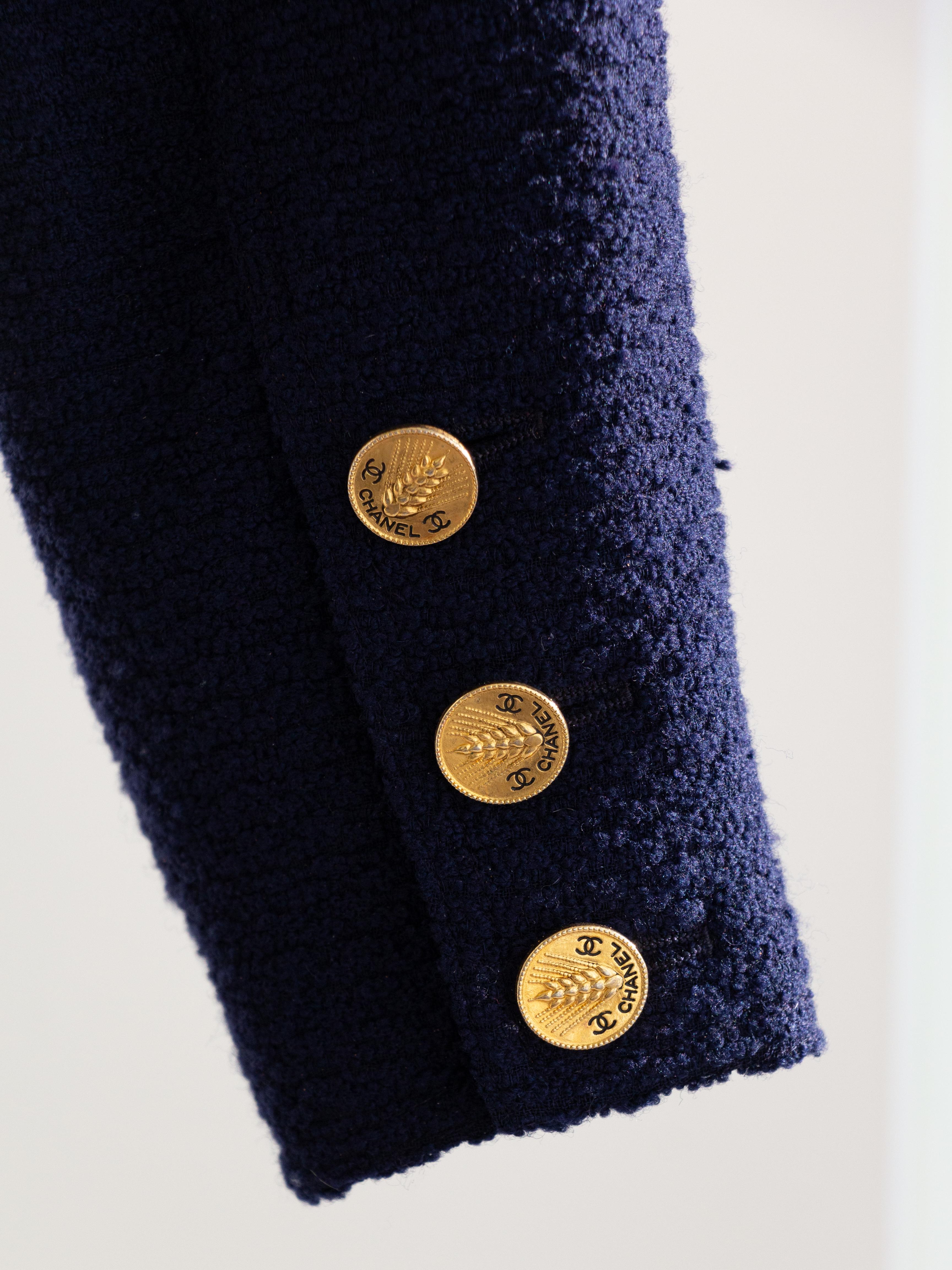 Chanel Vintage F/S 1987 Marineblau Gold Weizen Cropped Tweed Jacke im Angebot 10
