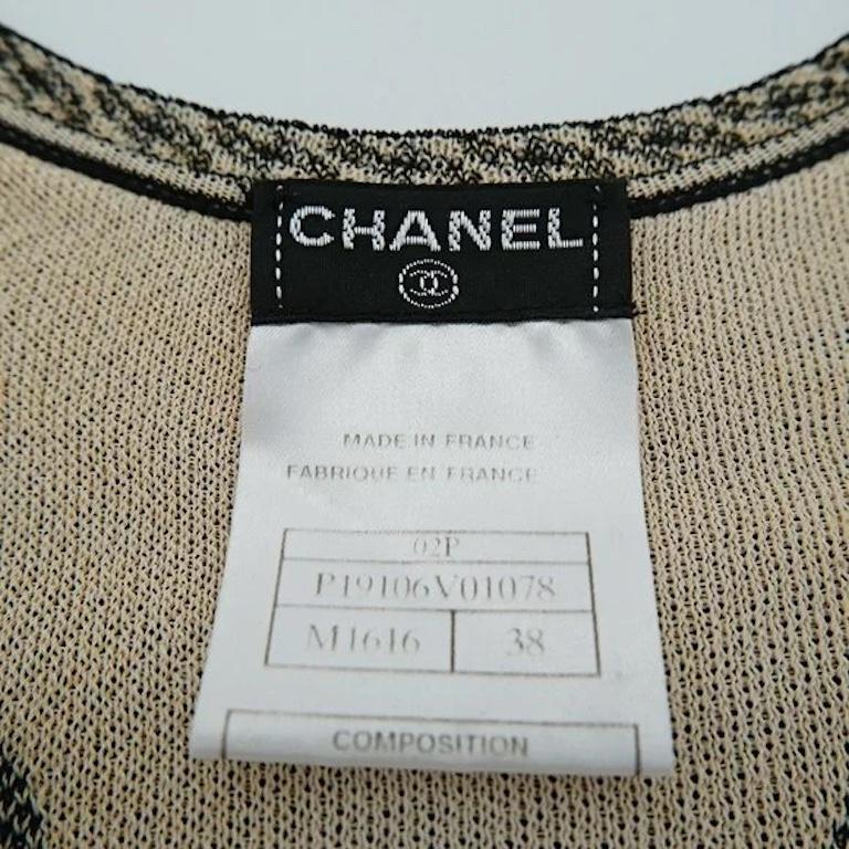 Women's CHANEL Vintage SS 2002 Black and Beige Camelia and Polka Dot Print Knit Logo Sw For Sale