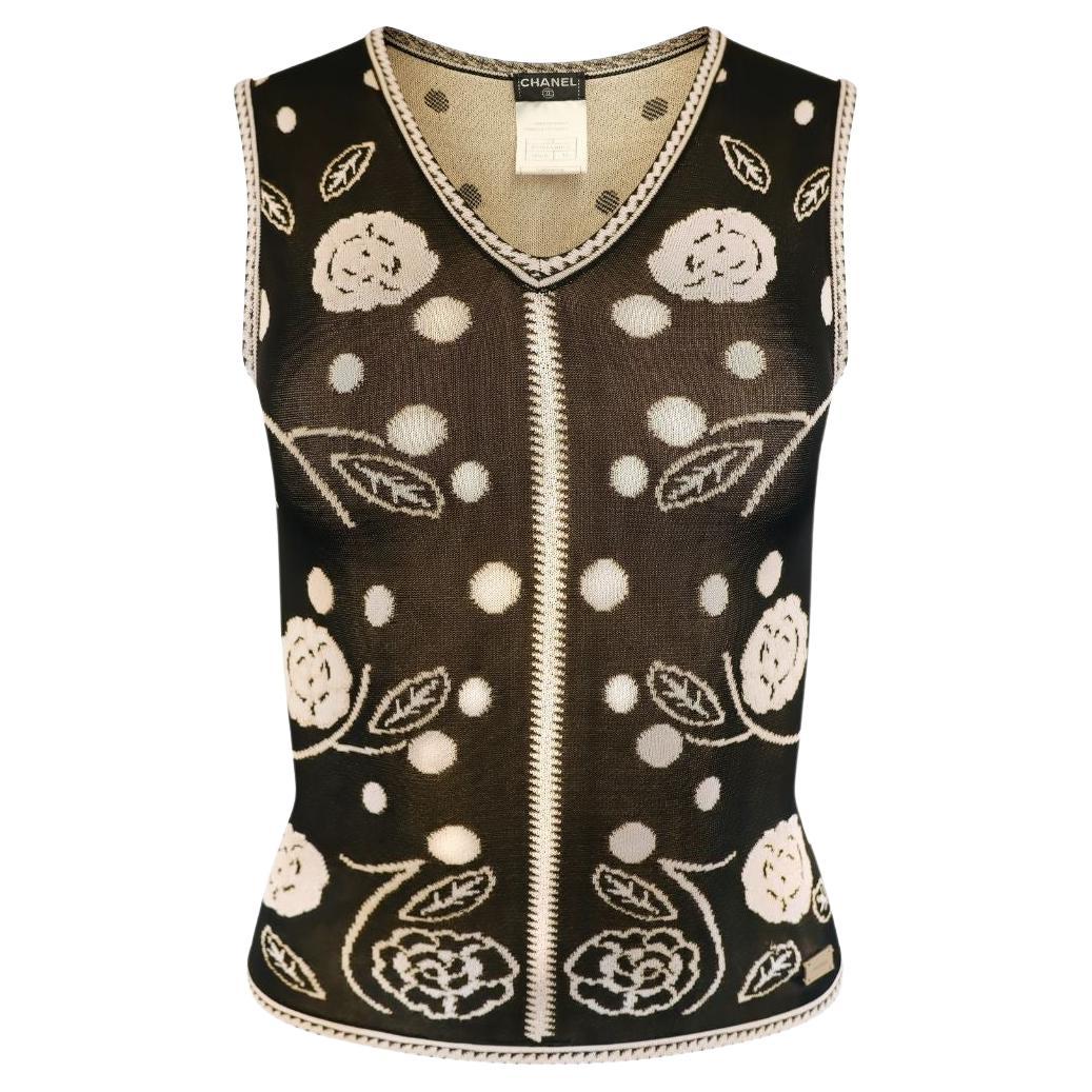 CHANEL Vintage SS 2002 Black and Beige Camelia and Polka Dot Print Knit Logo Sw For Sale
