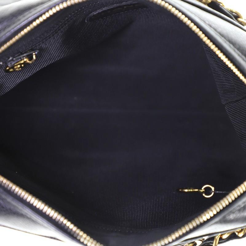 Women's or Men's Chanel Vintage Stitched CC Shoulder Bag Caviar Small