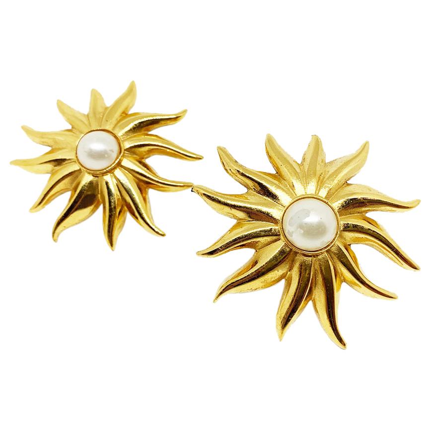 CHANEL Vintage Sun Pearl Clip-on Earrings