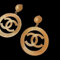 Chanel Vintage Sunburst Jumbo CC Earrings Gold plated collection 29
