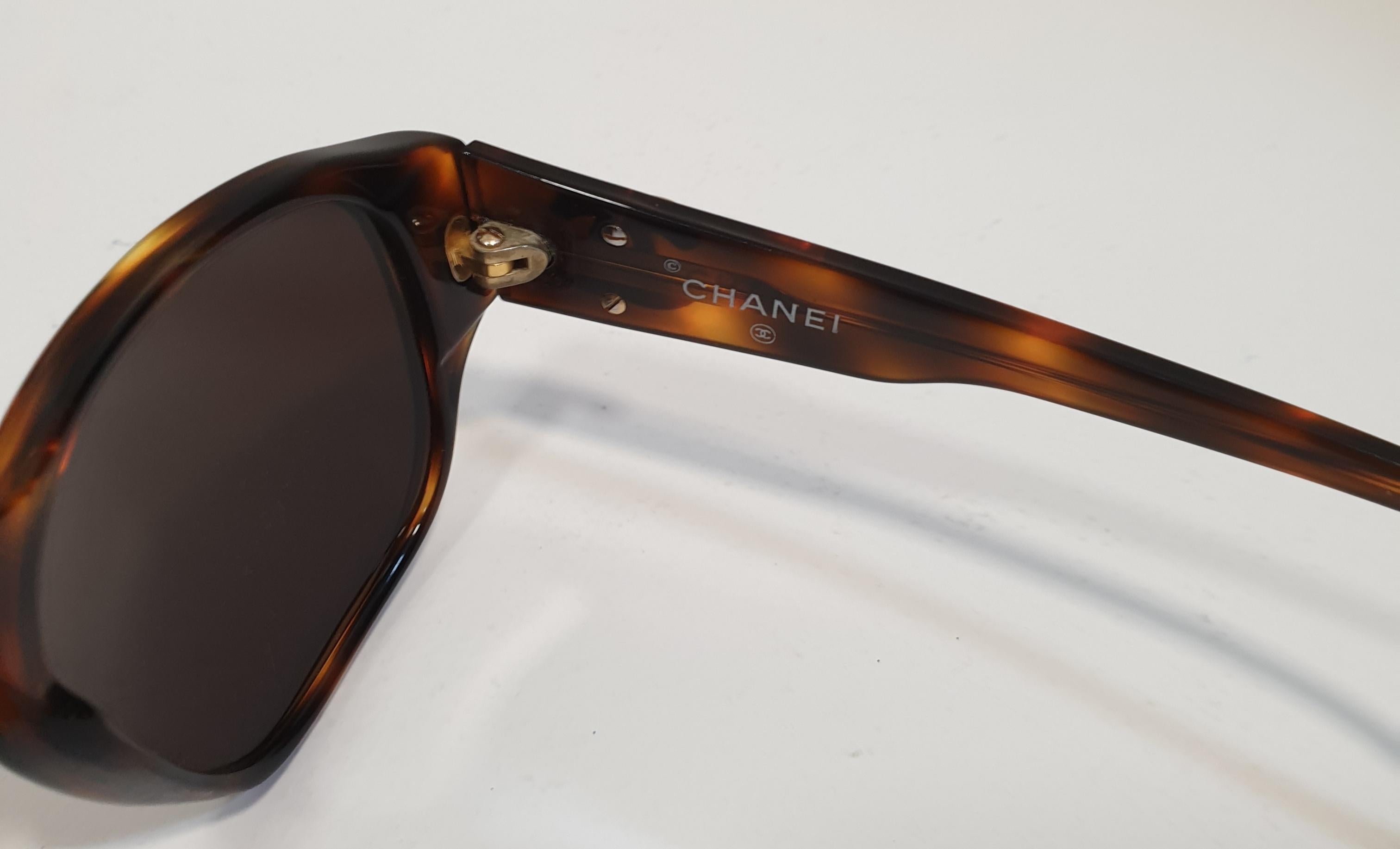 Chanel - Vintage sunglasses For Sale 1