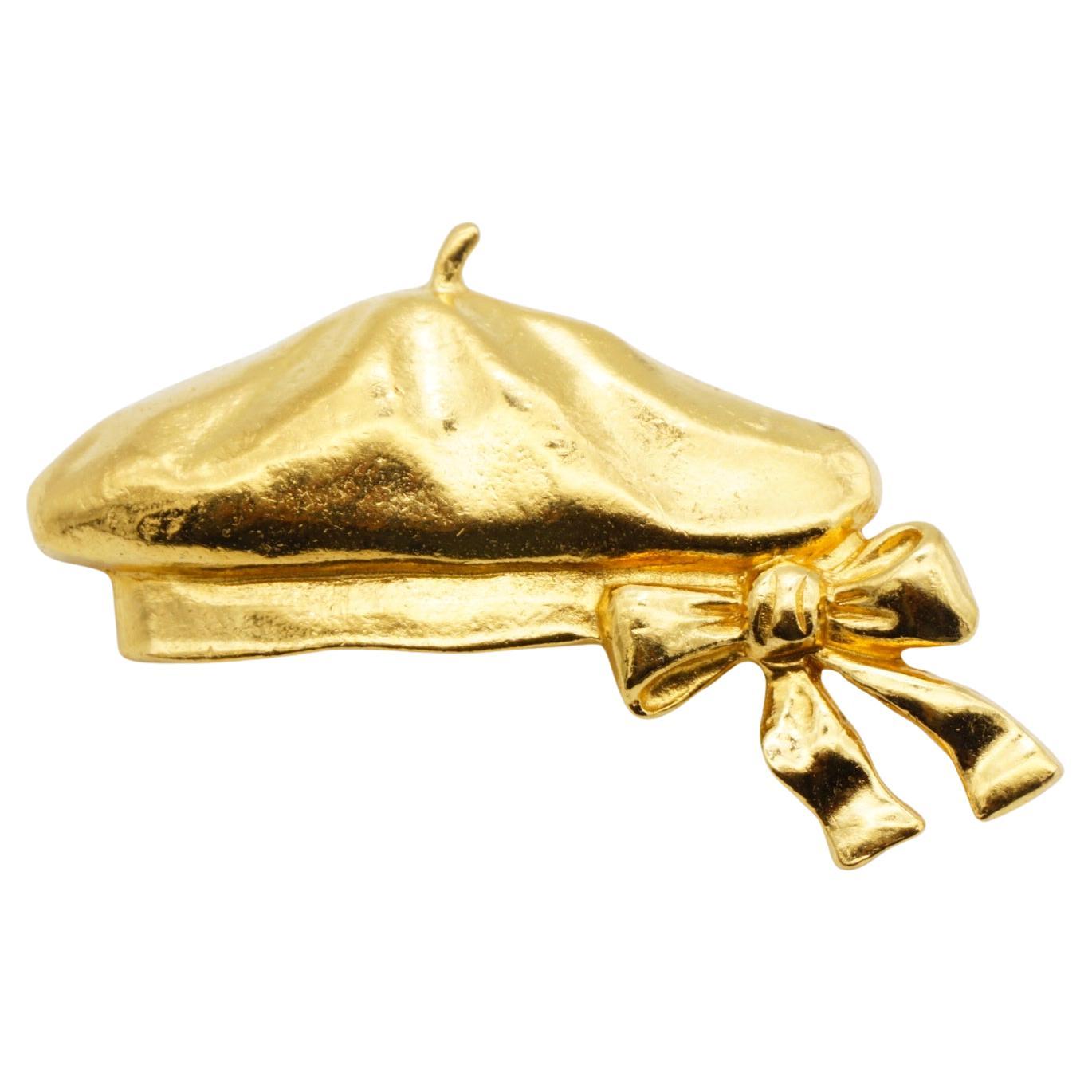 Chanel Vintage strukturierte Barett Hut Kappe Knoten Schleife Band festliche Gold klobig Brosche im Angebot