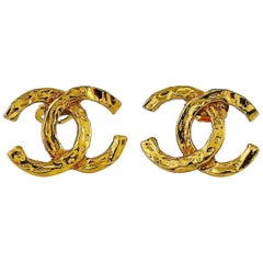 Chanel Vintage Textured Gold Tone CC Logo Clip-On Earrings