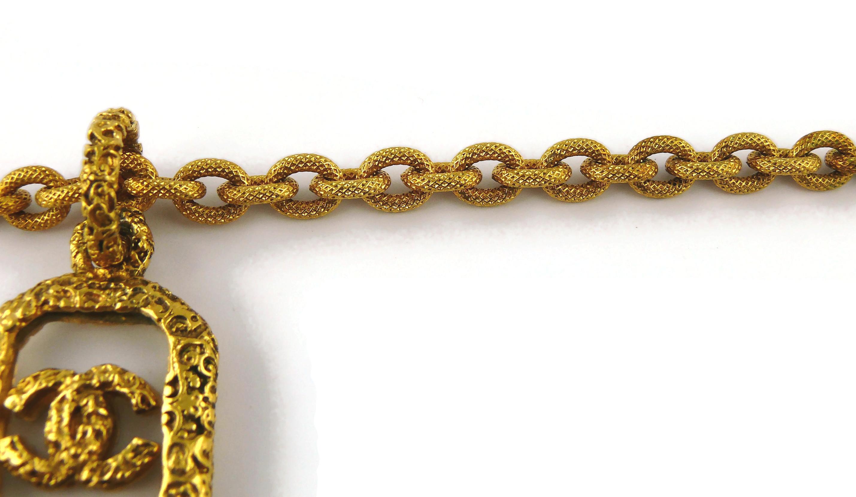 Women's Chanel Vintage Textured Gold Toned CC Pendant Necklace, 1993 For Sale